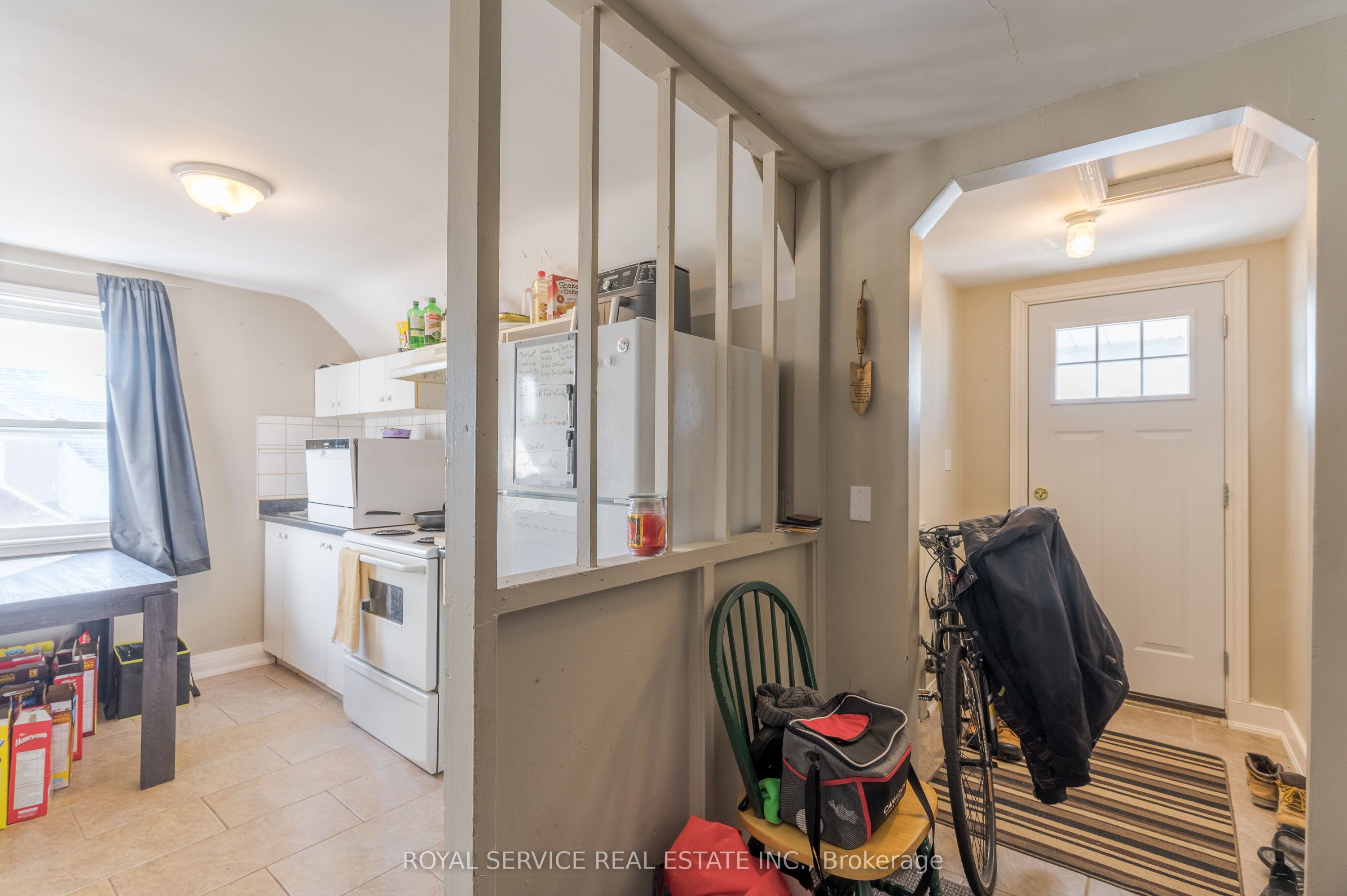 1402 Simcoe Street Property Photo 16