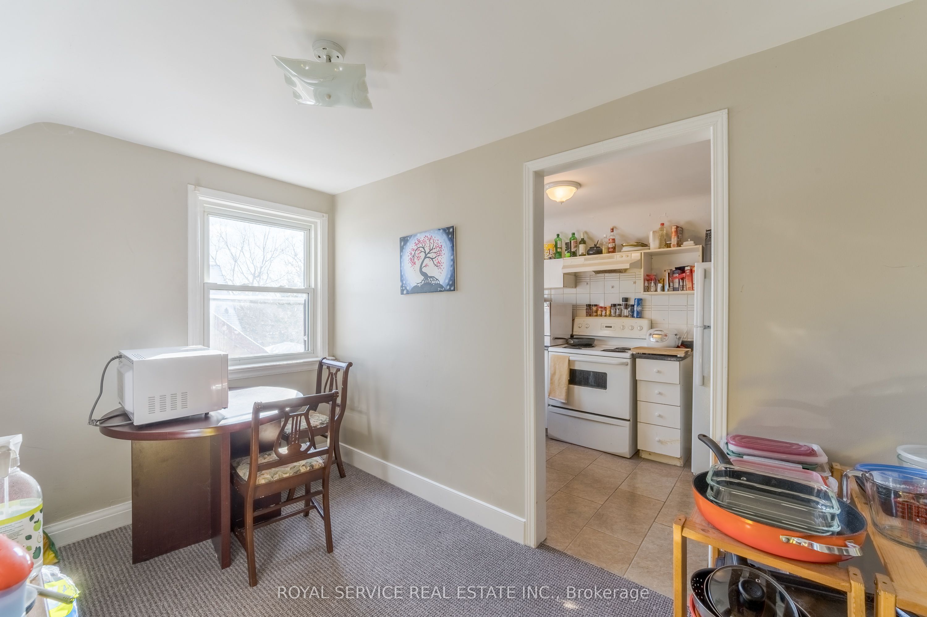 1402 Simcoe Street Property Photo 19