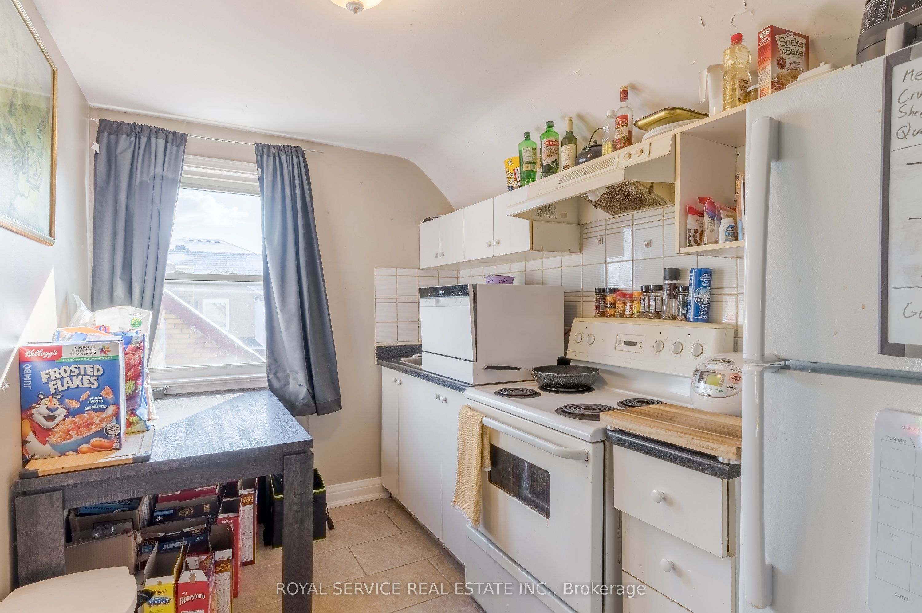 1402 Simcoe Street Property Photo 20