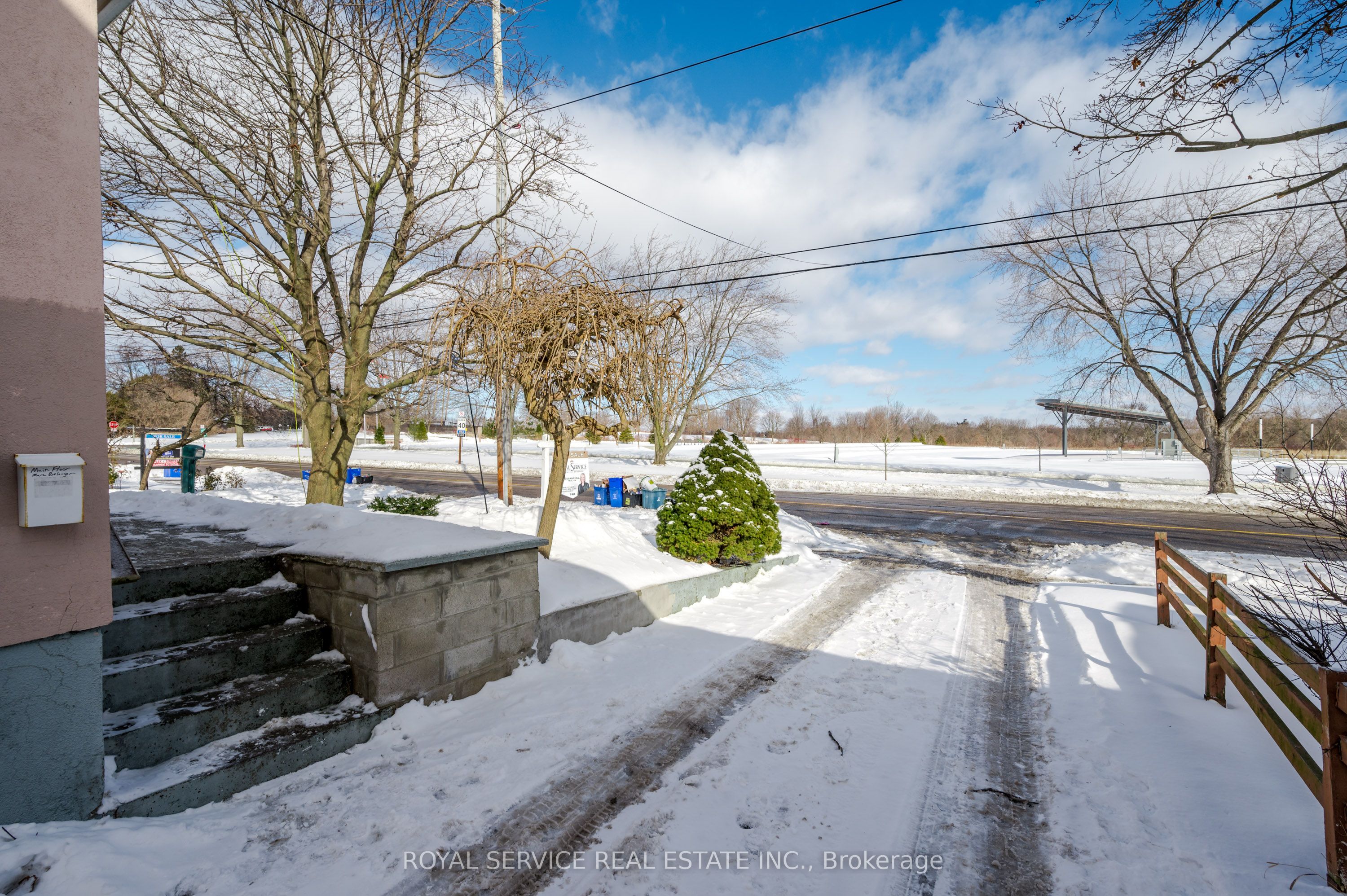 1402 Simcoe Street Property Photo 27