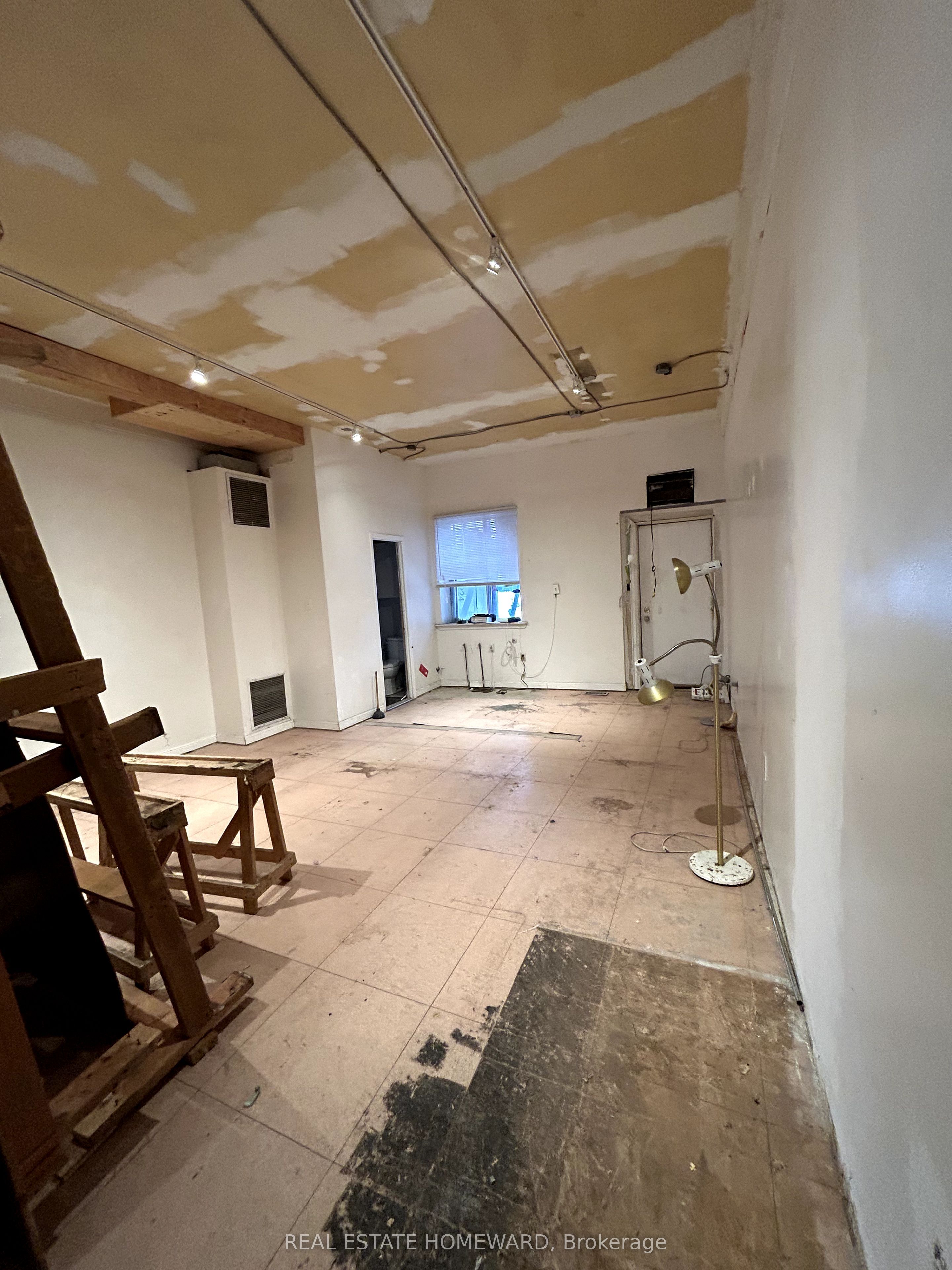 1224 Kingston Road Property Photo 4