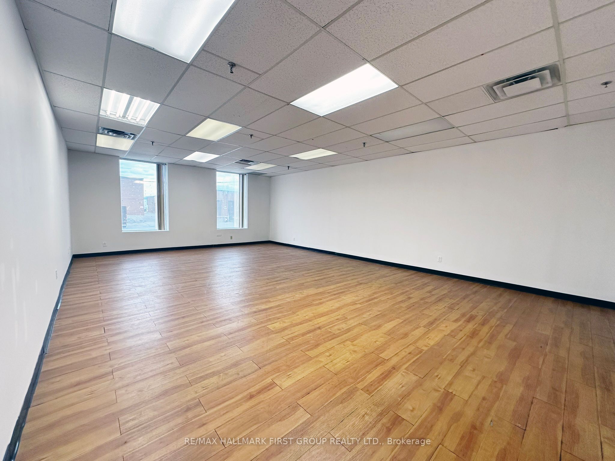 ##1 Property Photo 10