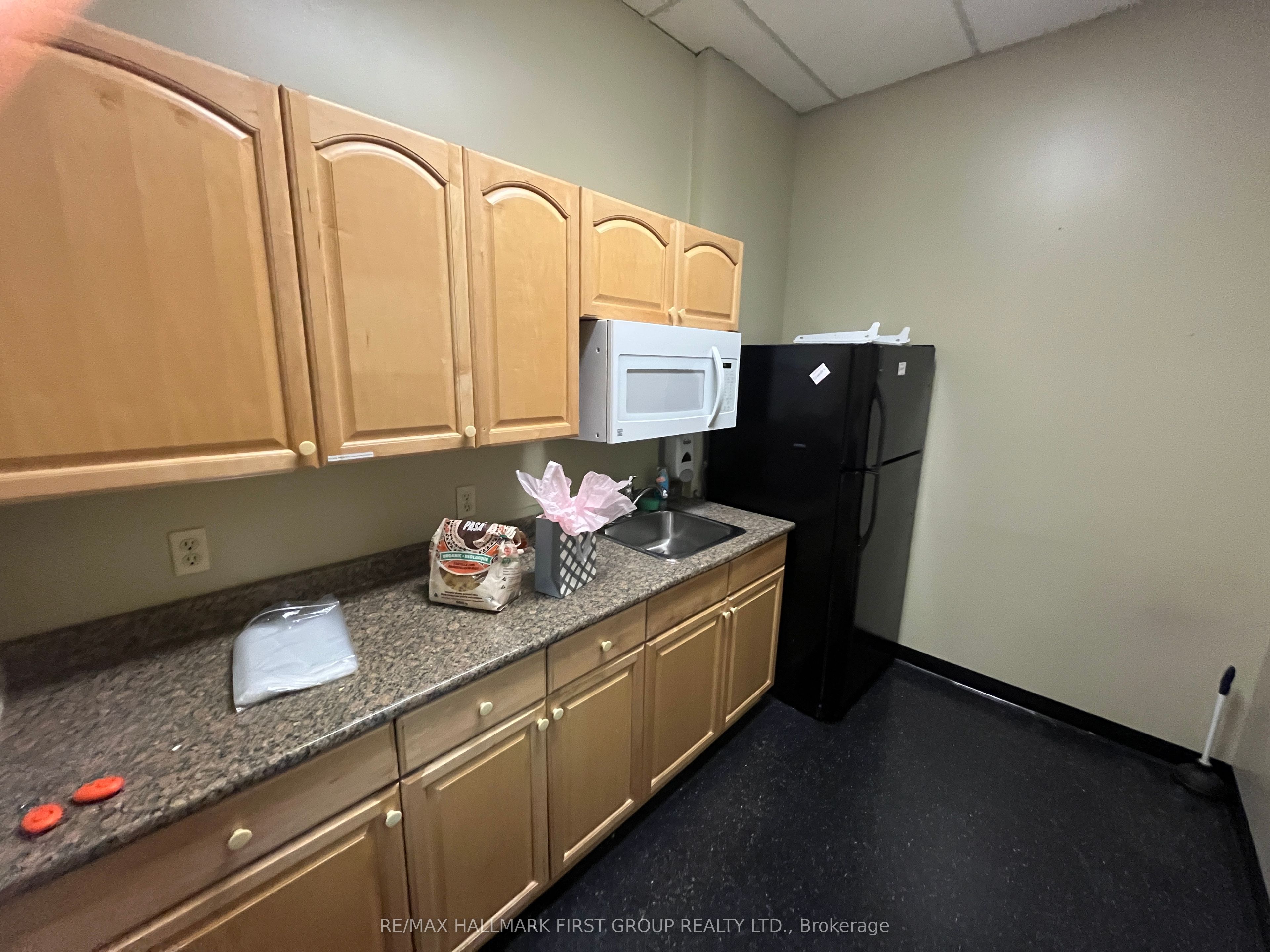 #11a&11b - 1400 Bayly Street Property Photo 8