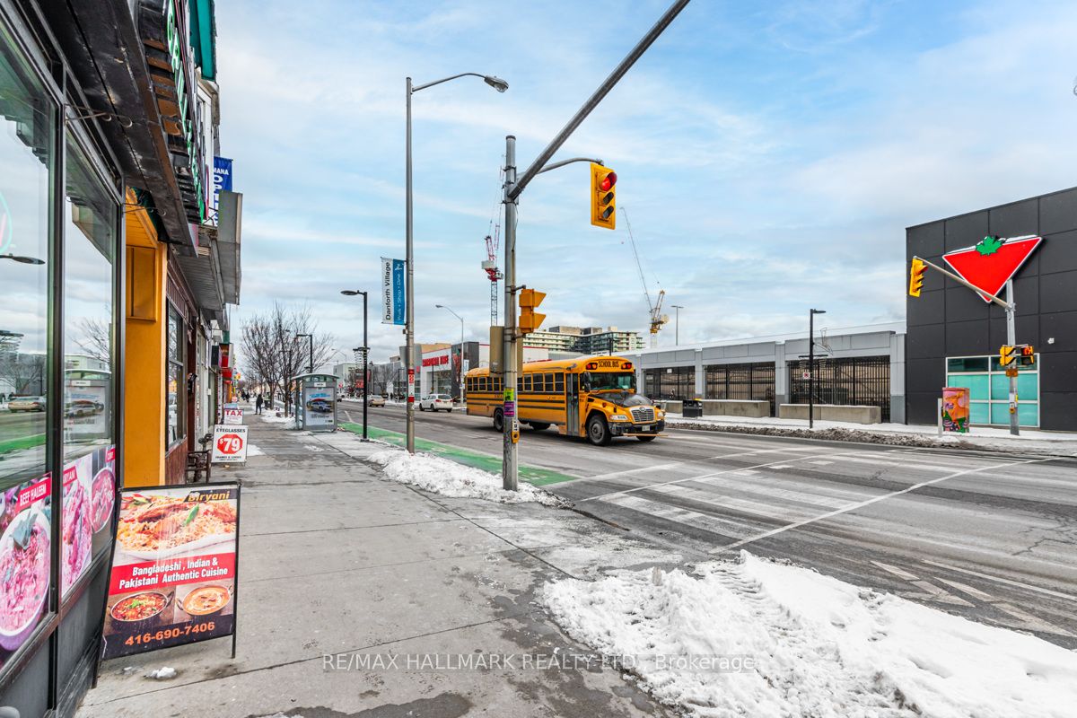 2658 Danforth Avenue Property Photo 26