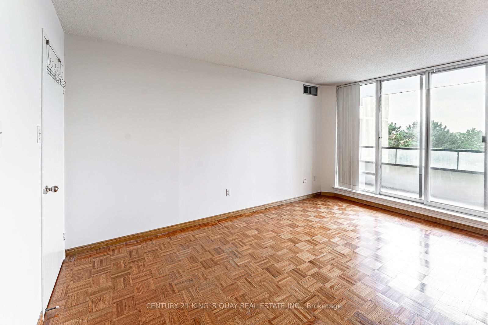 #401 - 350 Alton Towers Circle Property Photo 21