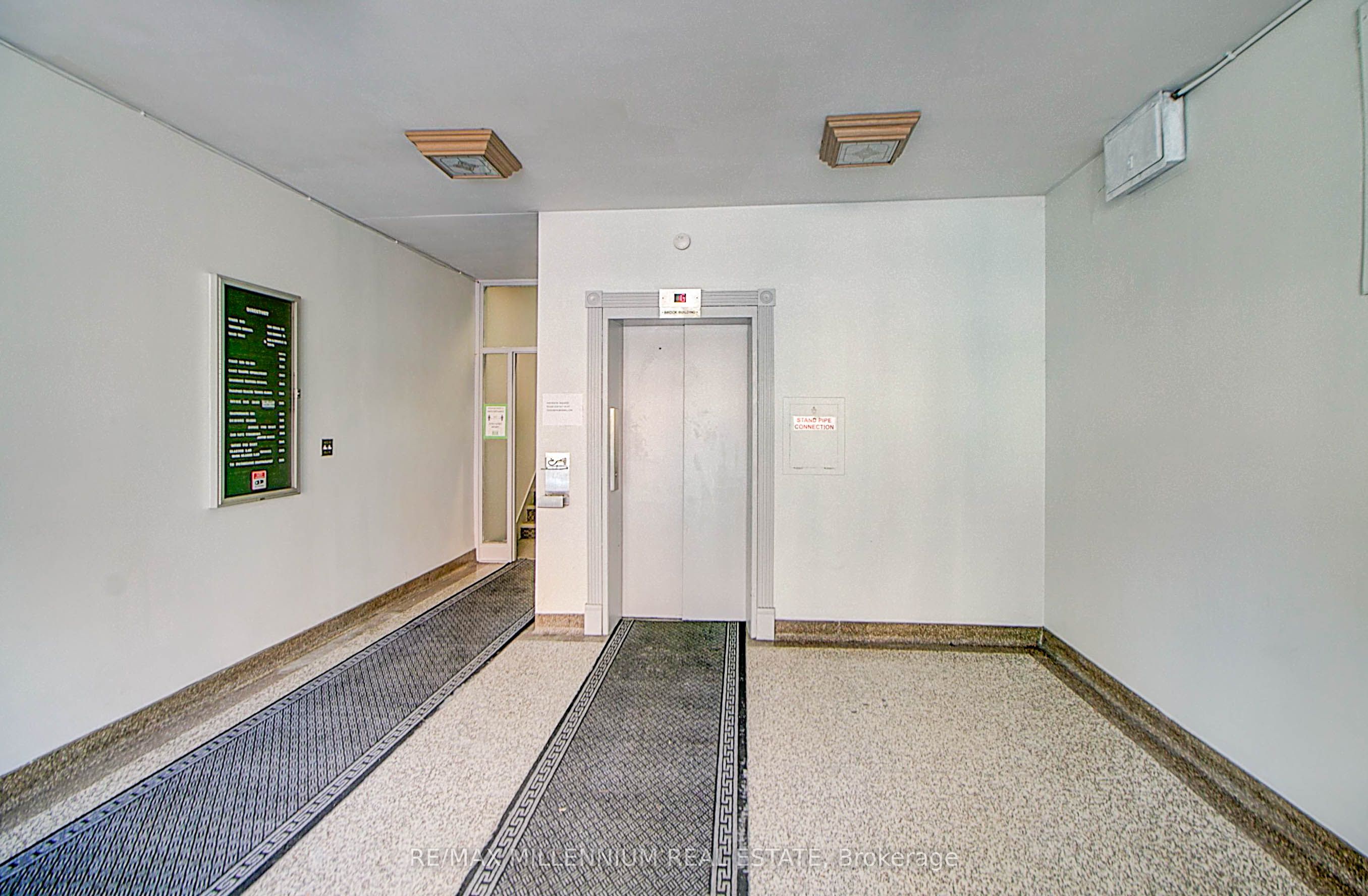 #304 - 101 Dundas Street Property Photo 3