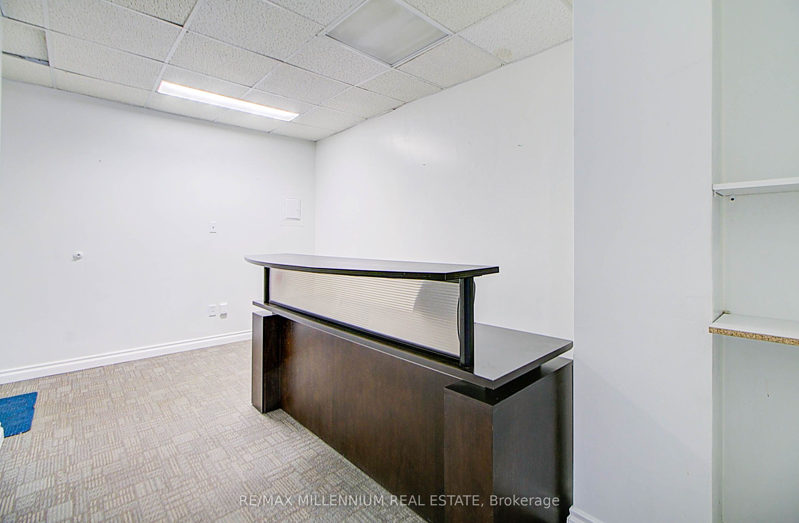 #304 - 101 Dundas Street Property Photo 5