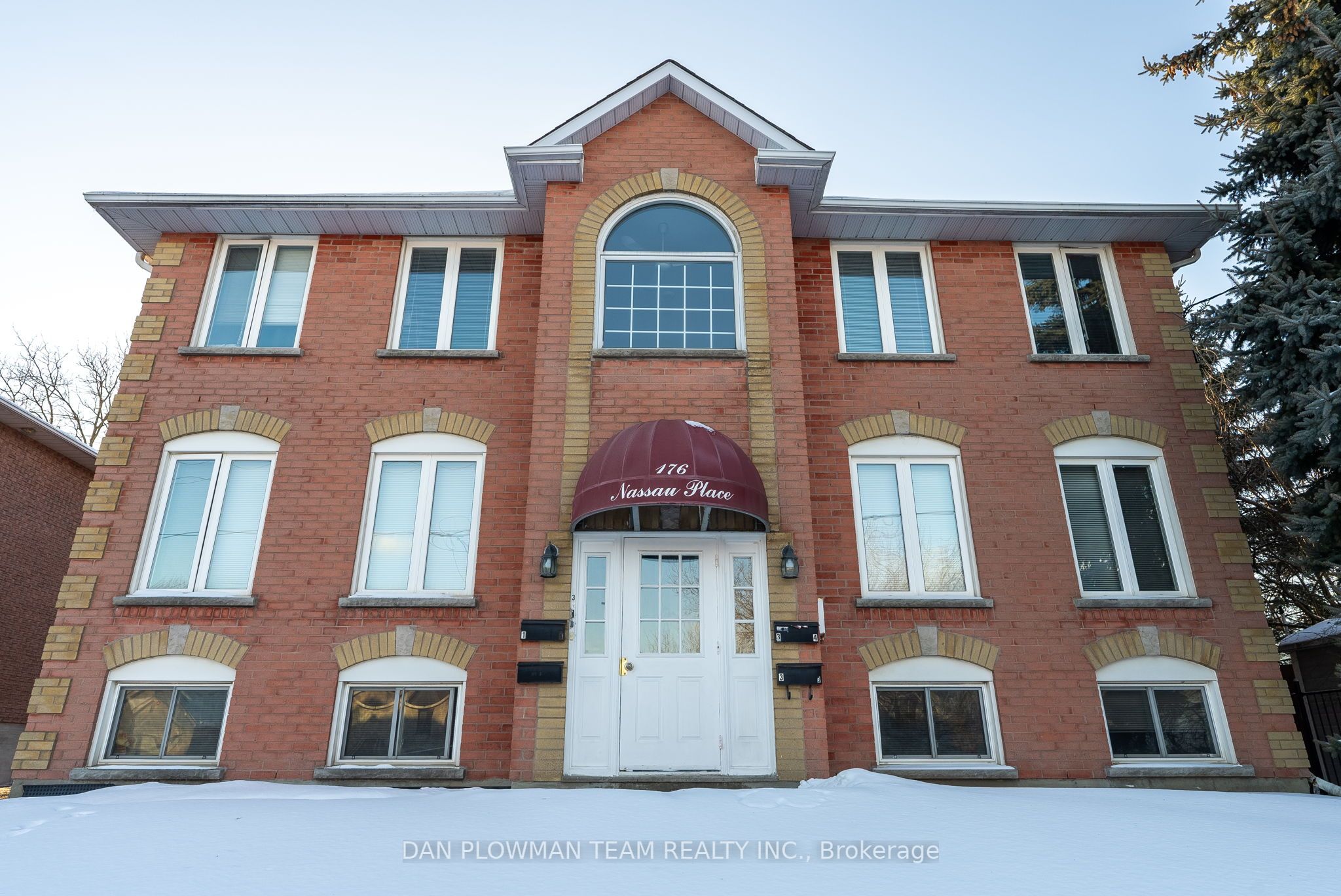 176/180 Nassau Street Property Photo 3