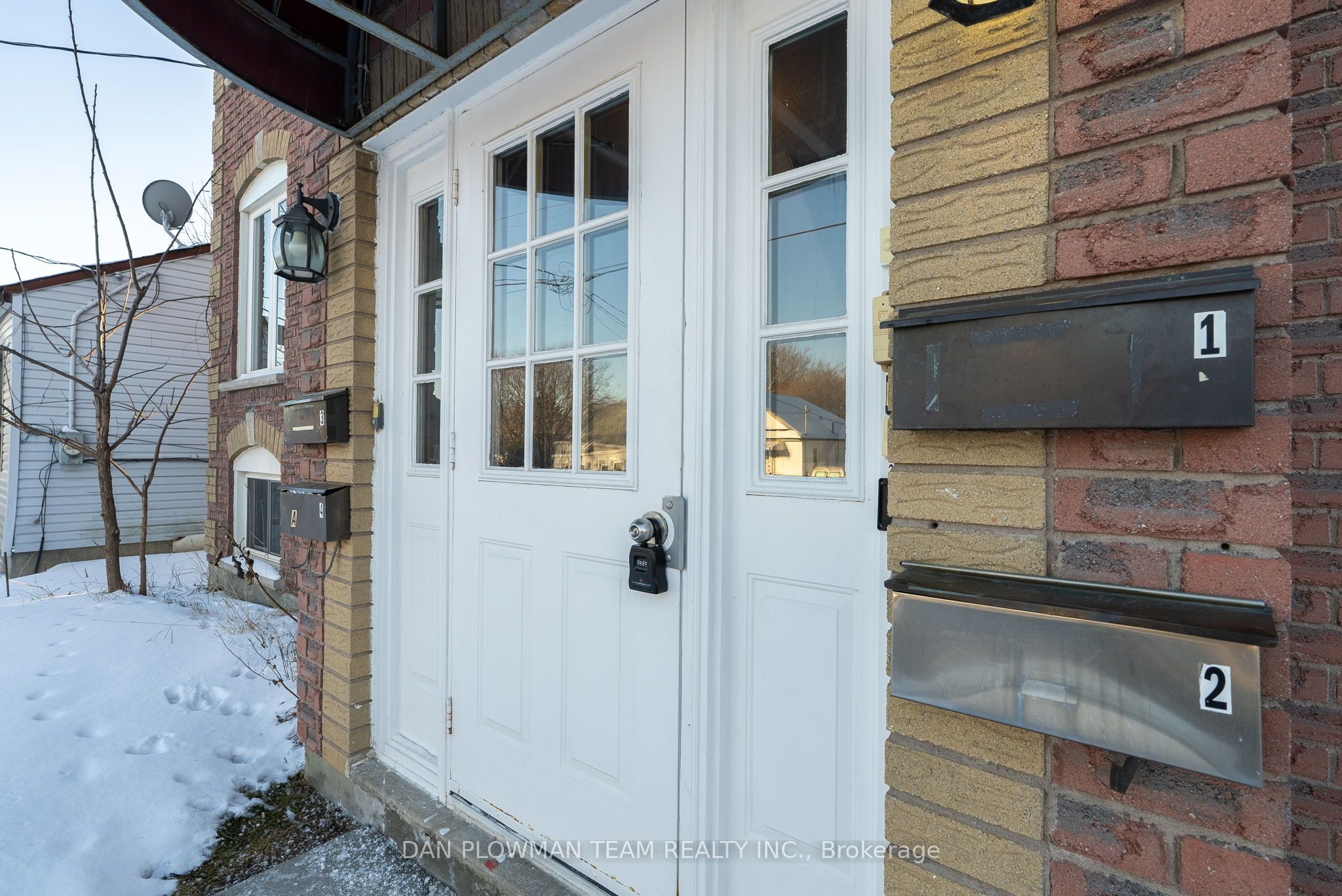 176/180 Nassau Street Property Photo 6