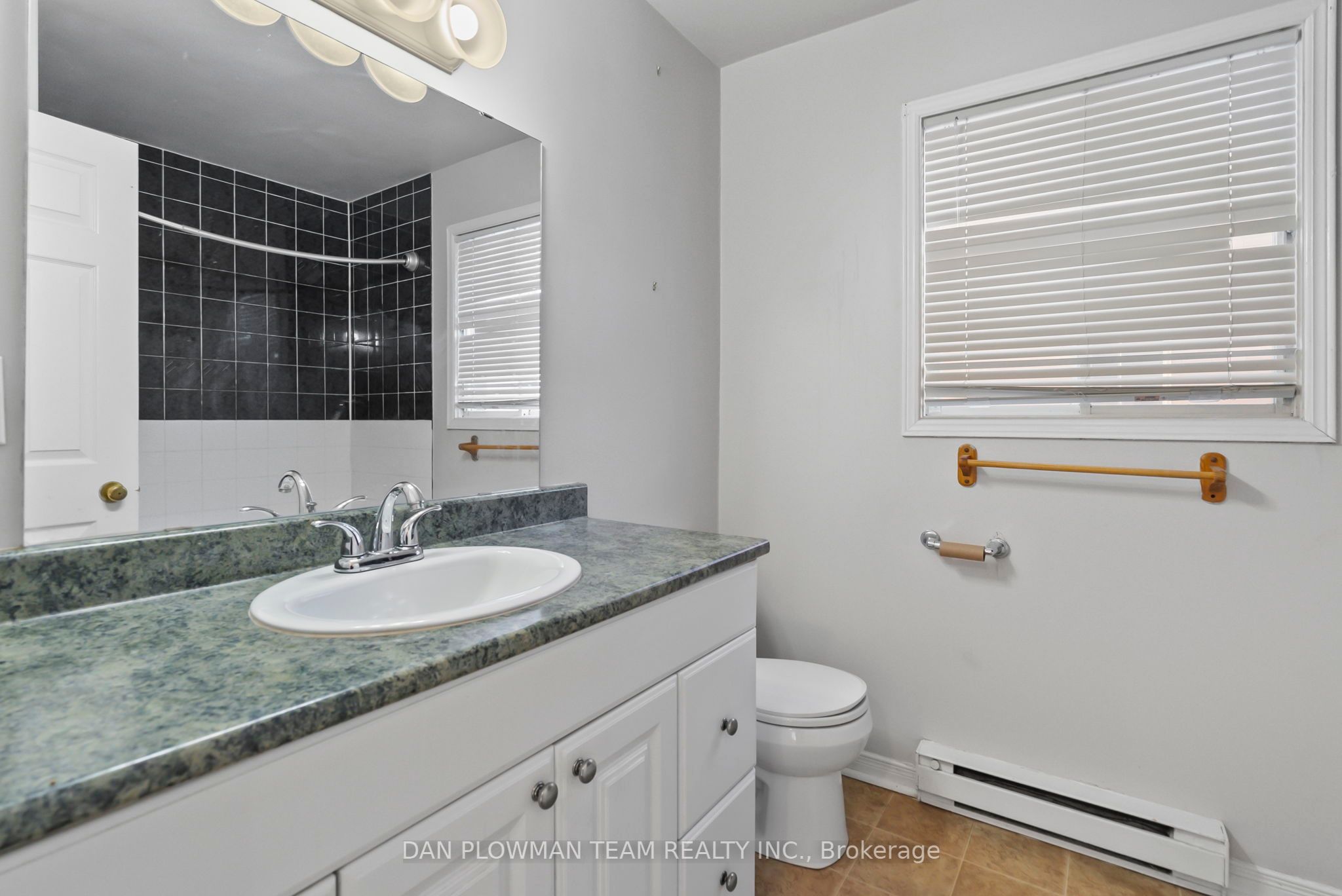 176/180 Nassau Street Property Photo 43