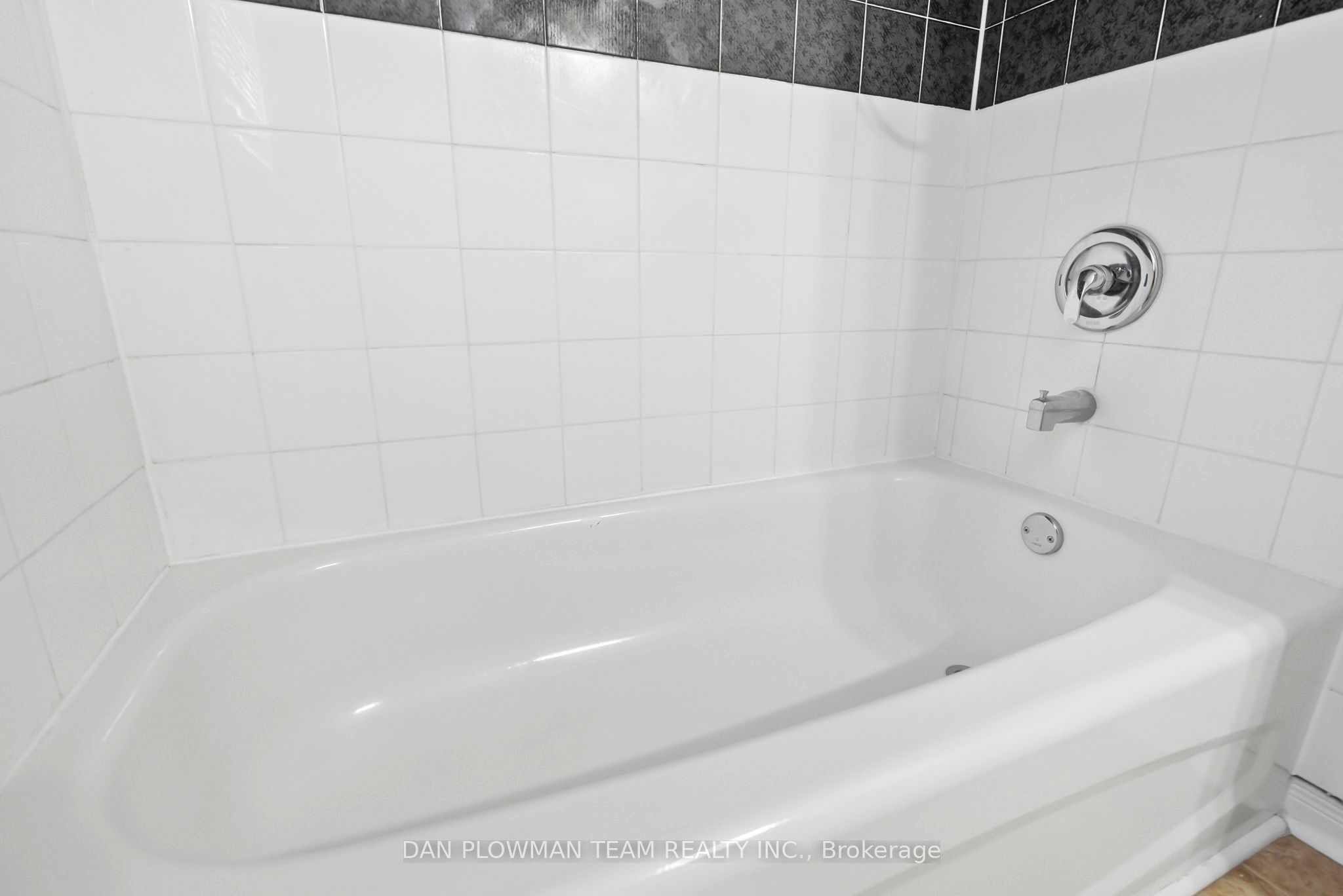 176/180 Nassau Street Property Photo 45