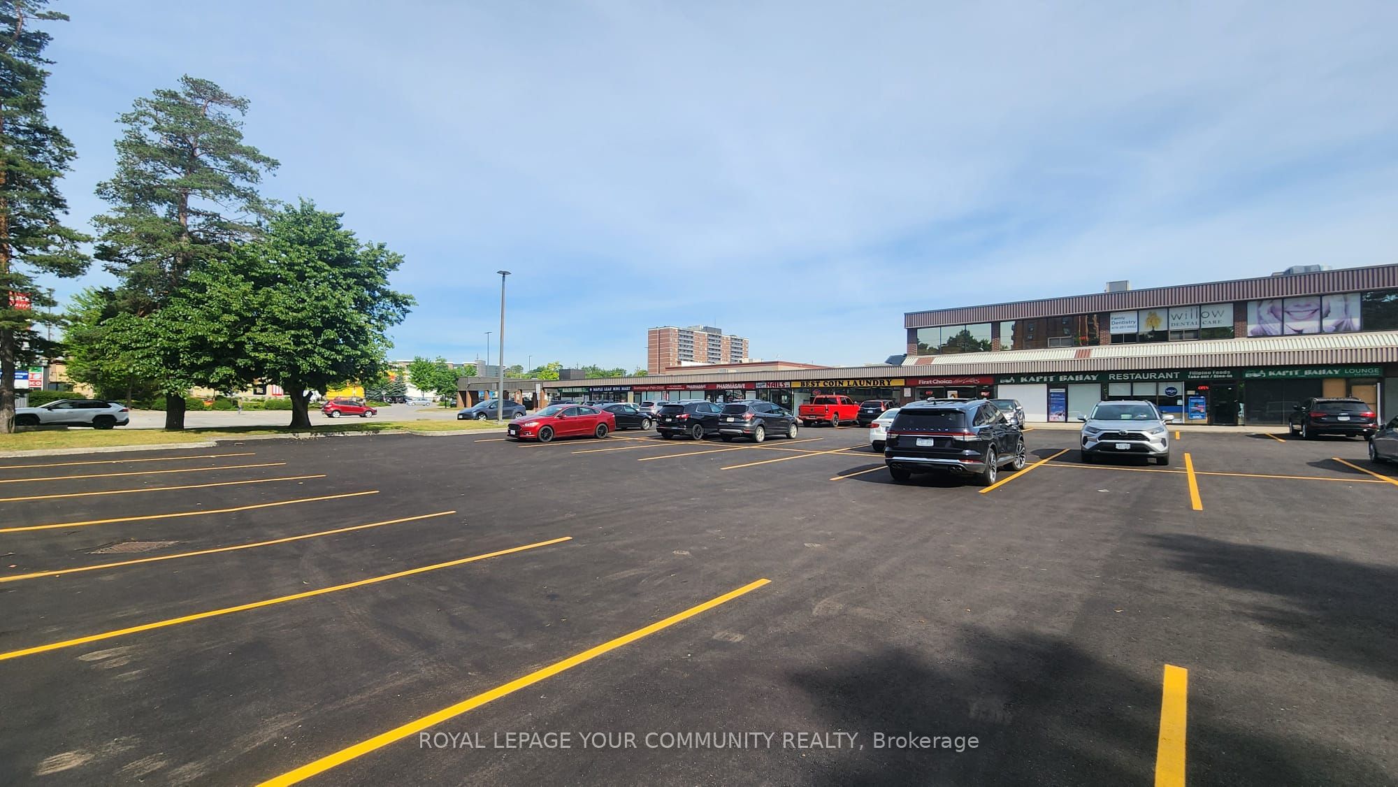 #213 - 4218 Lawrence Avenue Property Photo 3