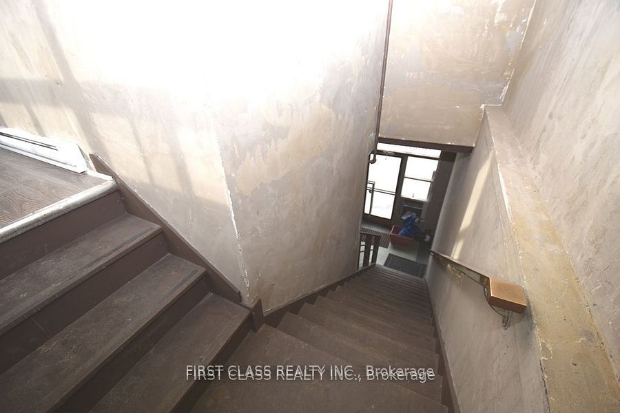 #201 - 3 Carlaw Avenue Property Photo 3