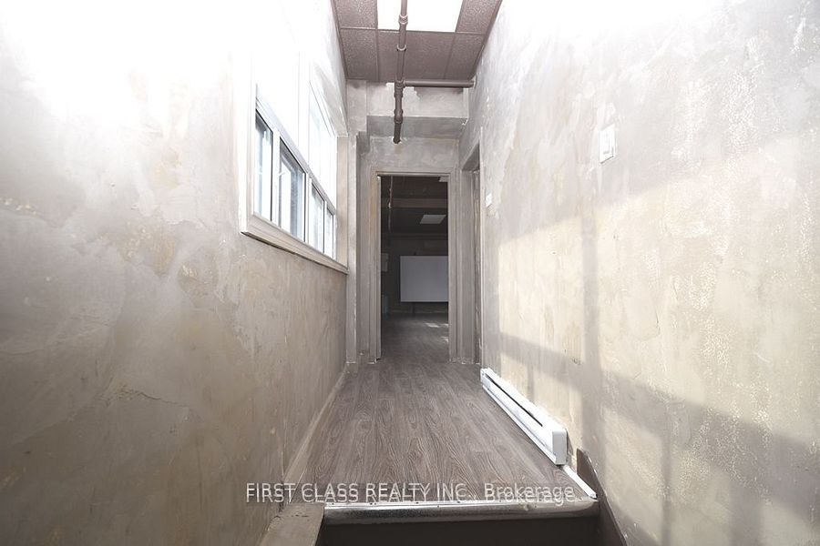 #201 - 3 Carlaw Avenue Property Photo 4