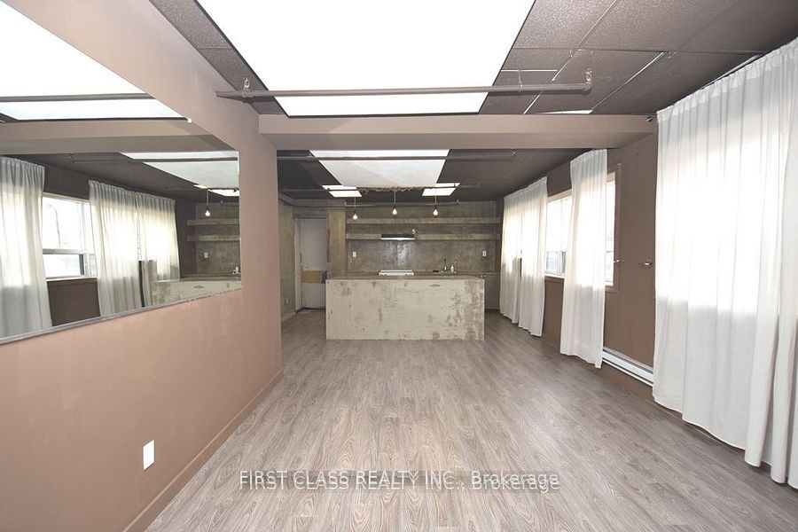 #201 - 3 Carlaw Avenue Property Photo 8