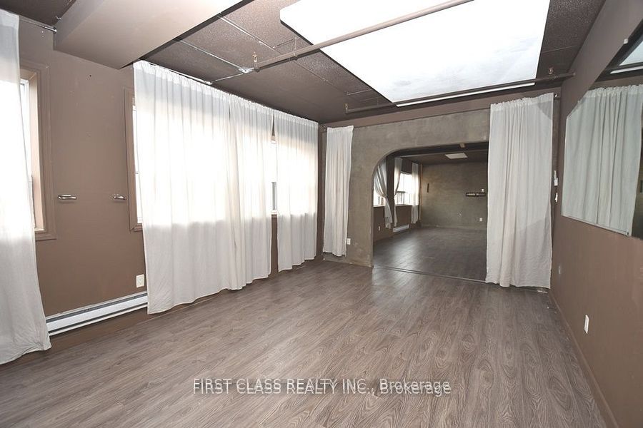 #201 - 3 Carlaw Avenue Property Photo 10