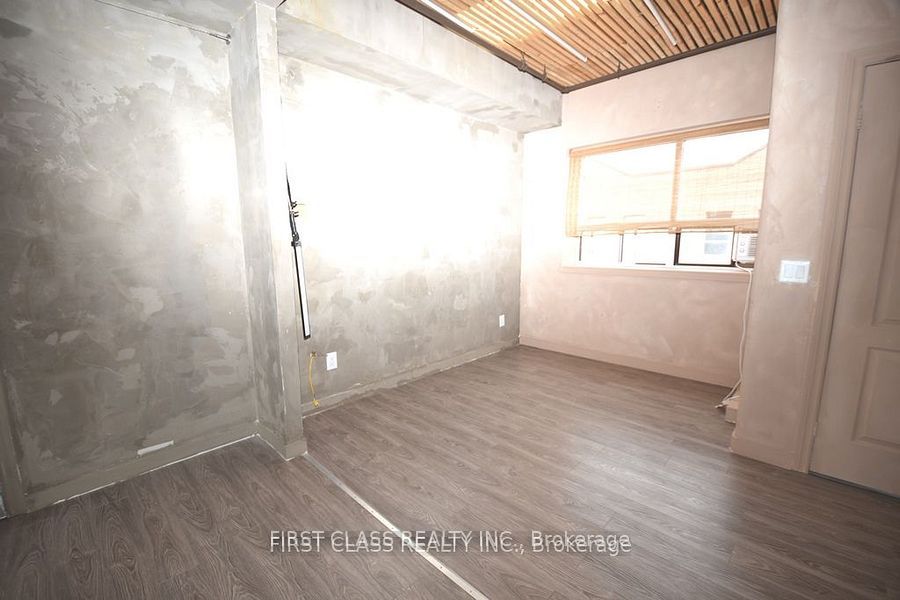 #201 - 3 Carlaw Avenue Property Photo 14