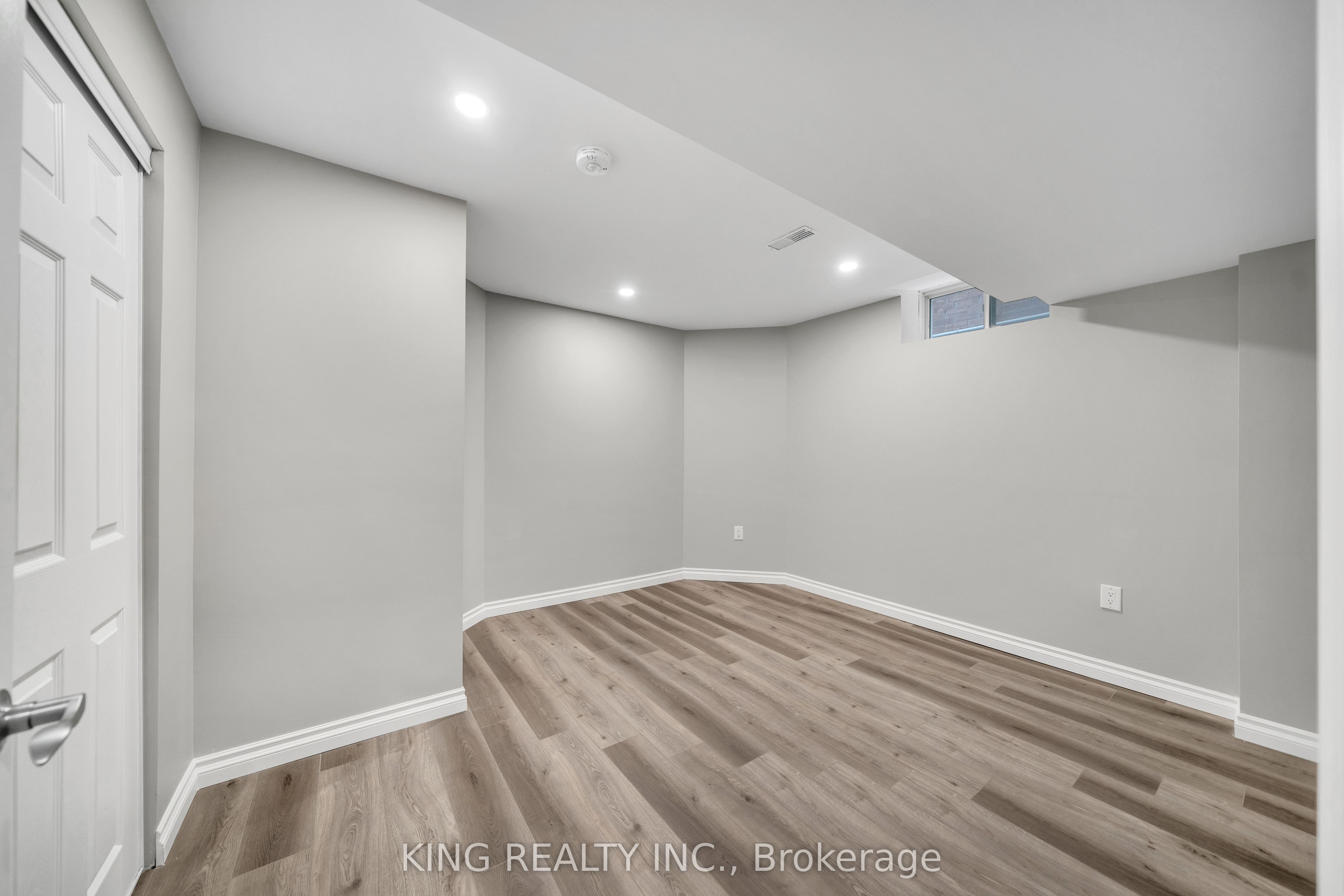 #basement Apartment - 152 Kenneth Cole Drive Property Photo 8