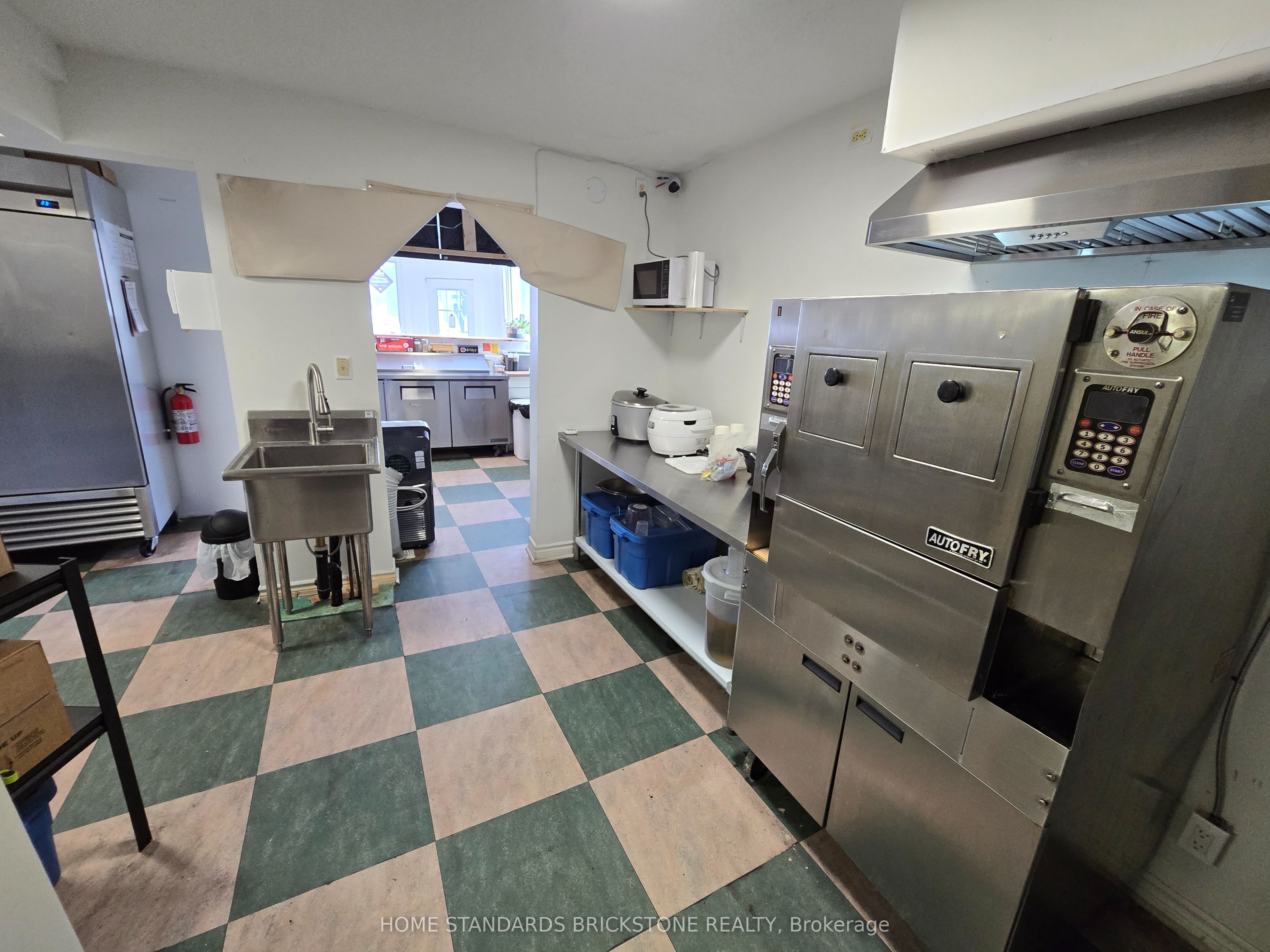 31 Bond Street Property Photo 6