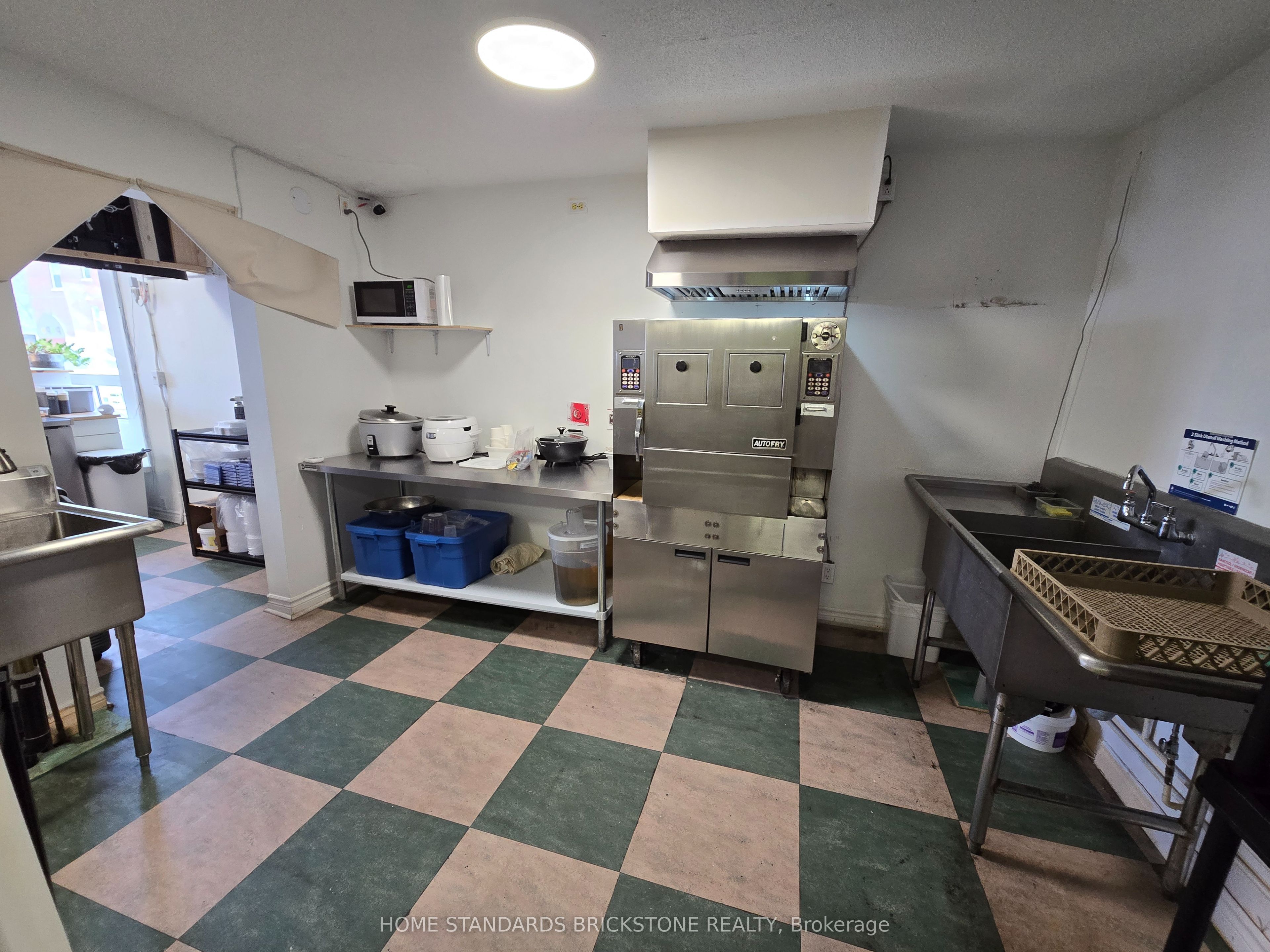 31 Bond Street Property Photo 7