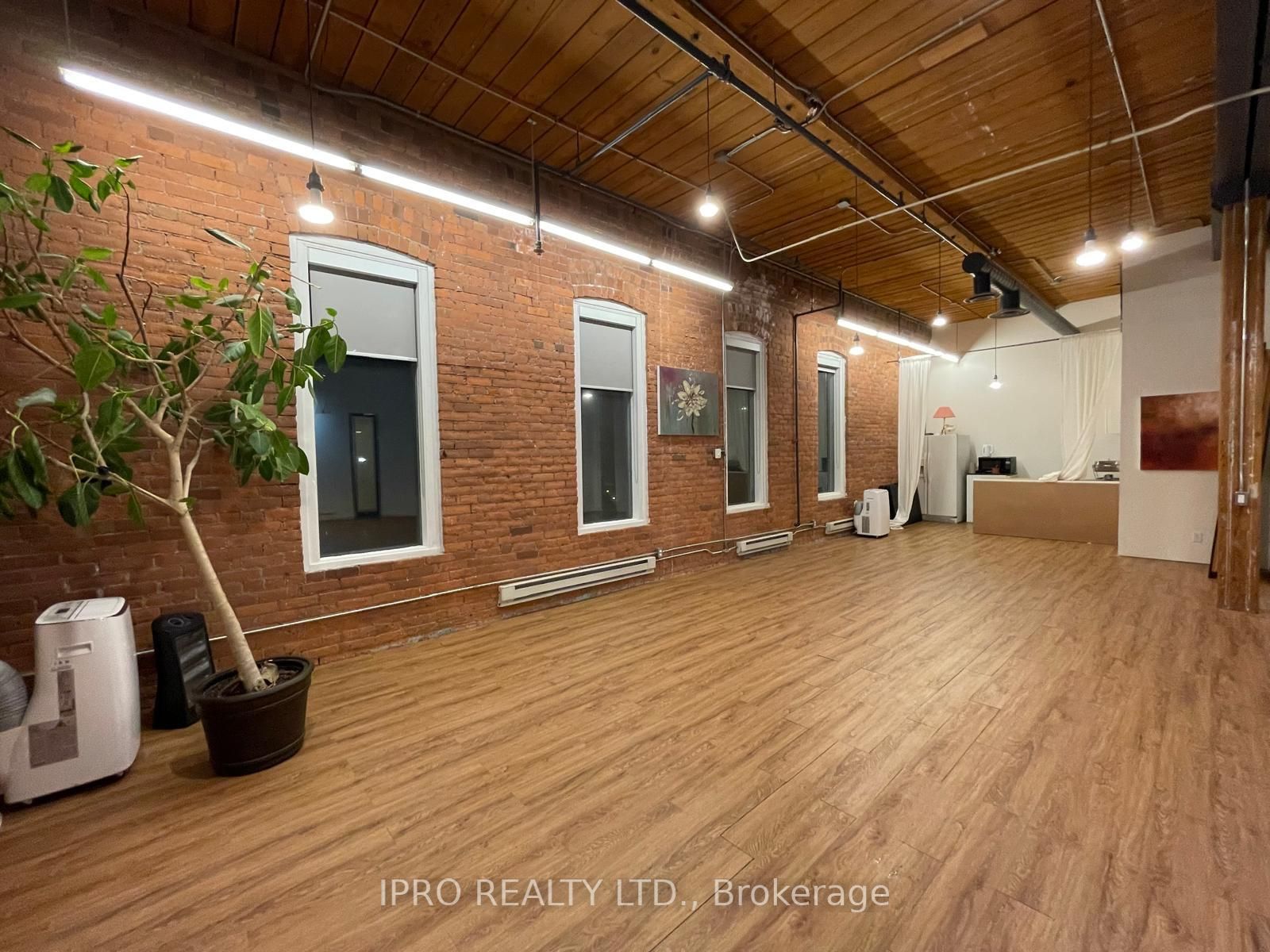 #282 - 181 Carlaw Avenue Property Photo 3