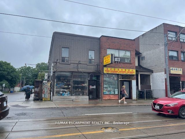 673 Gerrard Street Property Photo 2