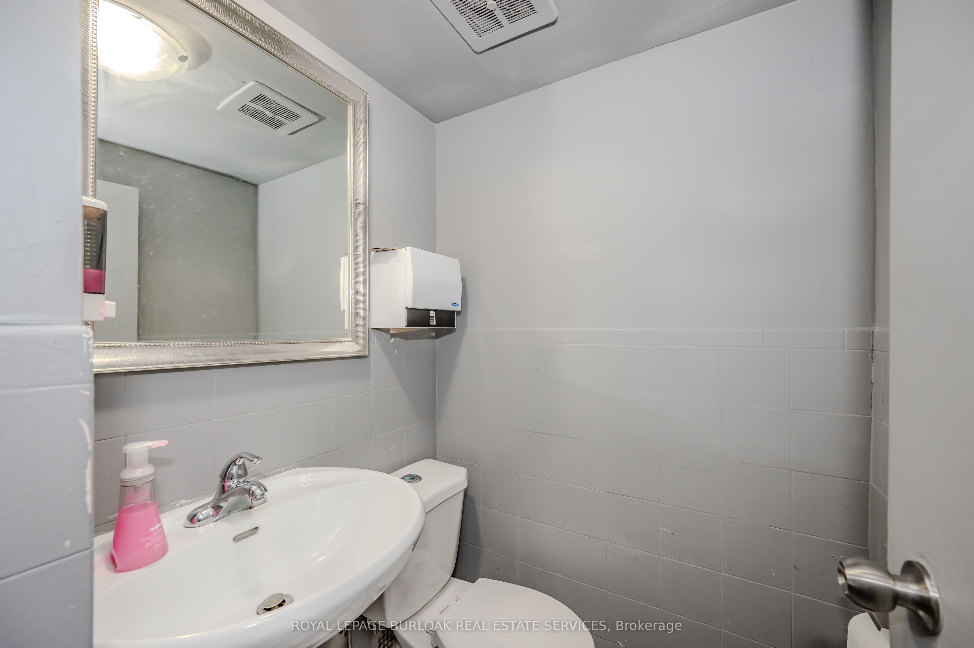 1344 Danforth Avenue Property Photo 19
