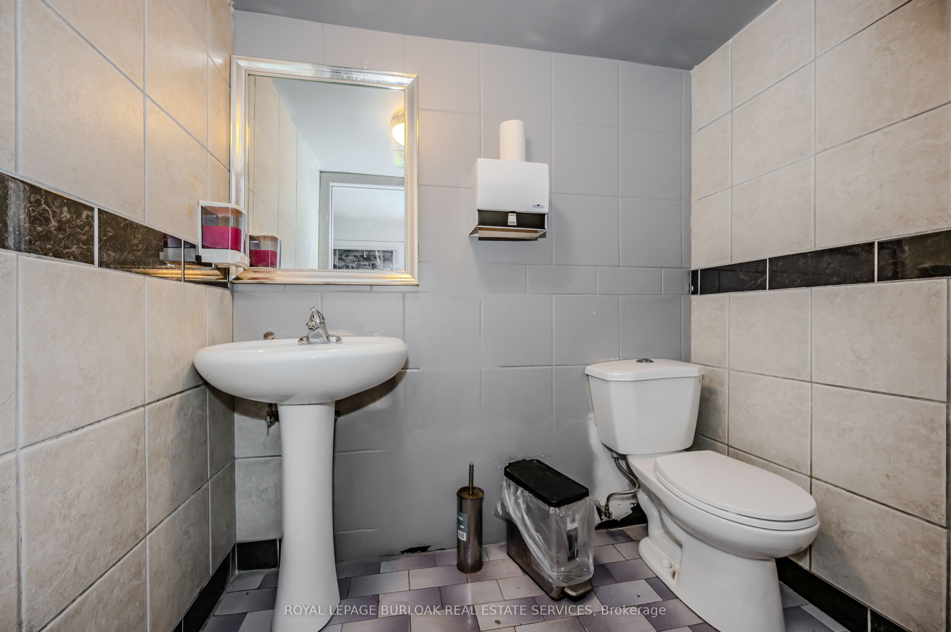1344 Danforth Avenue Property Photo 21