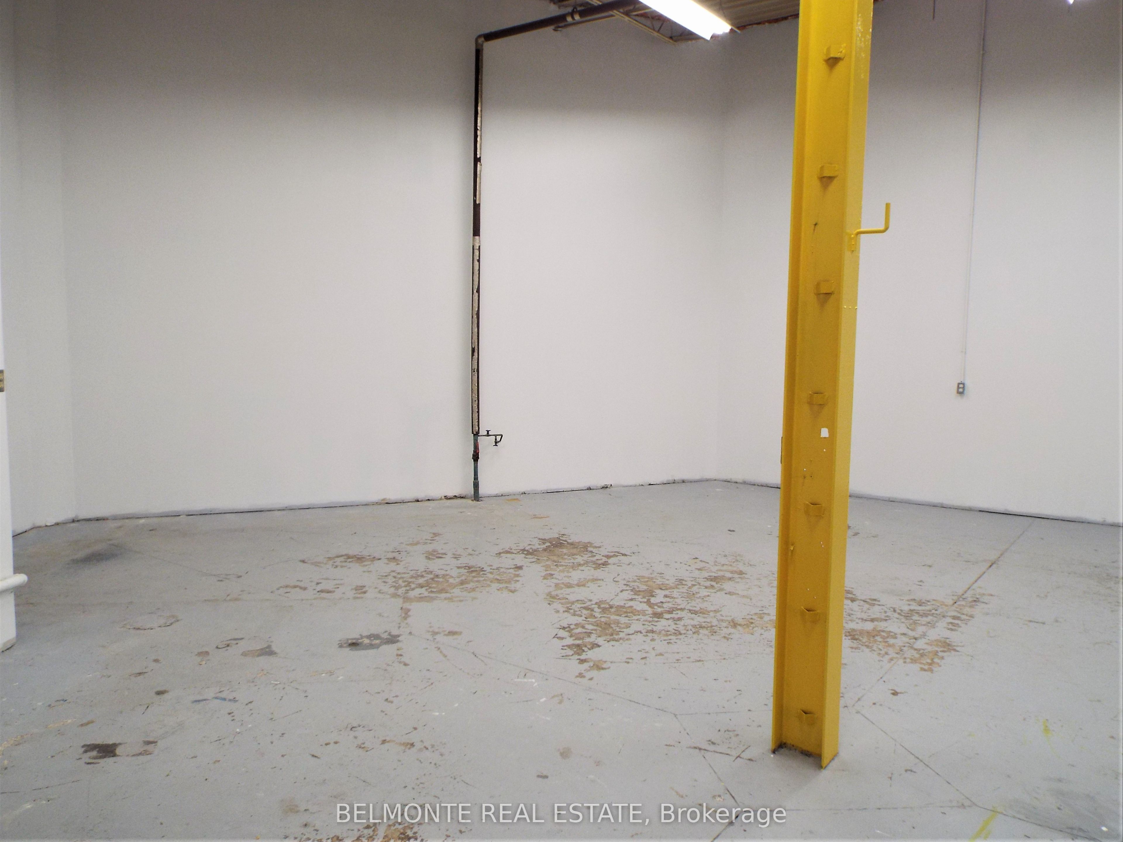 #38 - 1621 Mcewen Drive Property Photo 9