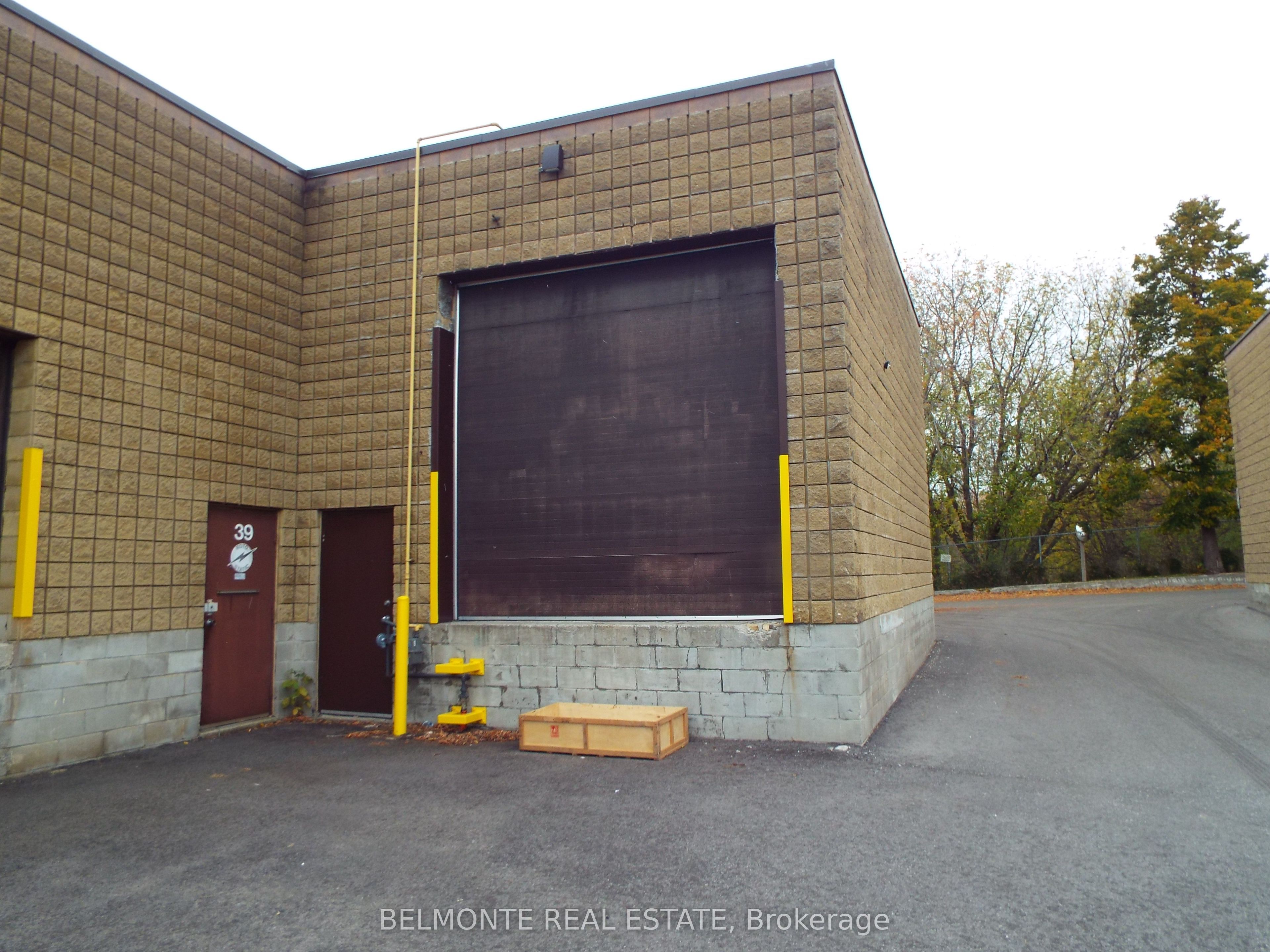 #38 - 1621 Mcewen Drive Property Photo 14