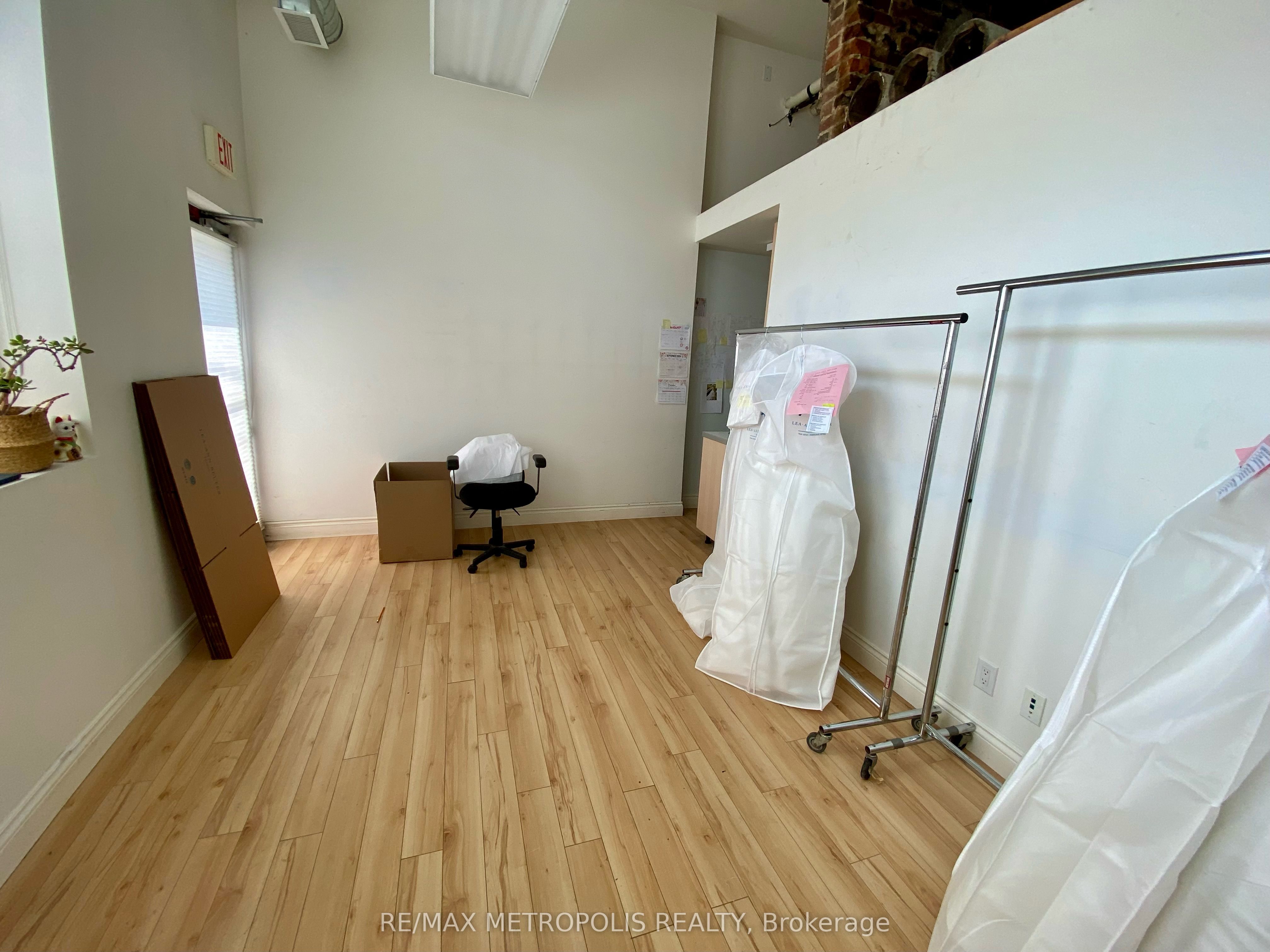 238 Broadview Avenue Property Photo 3