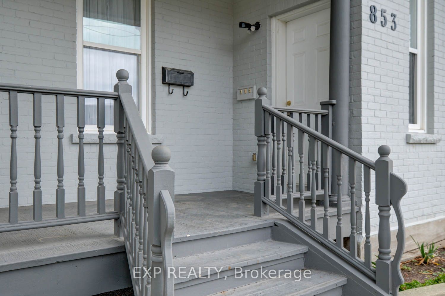 853 Simcoe Street Property Photo 11