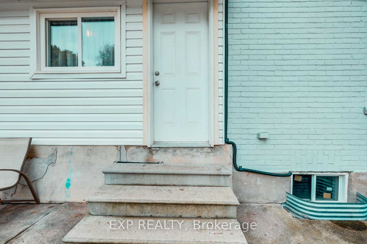 853 Simcoe Street Property Photo 25