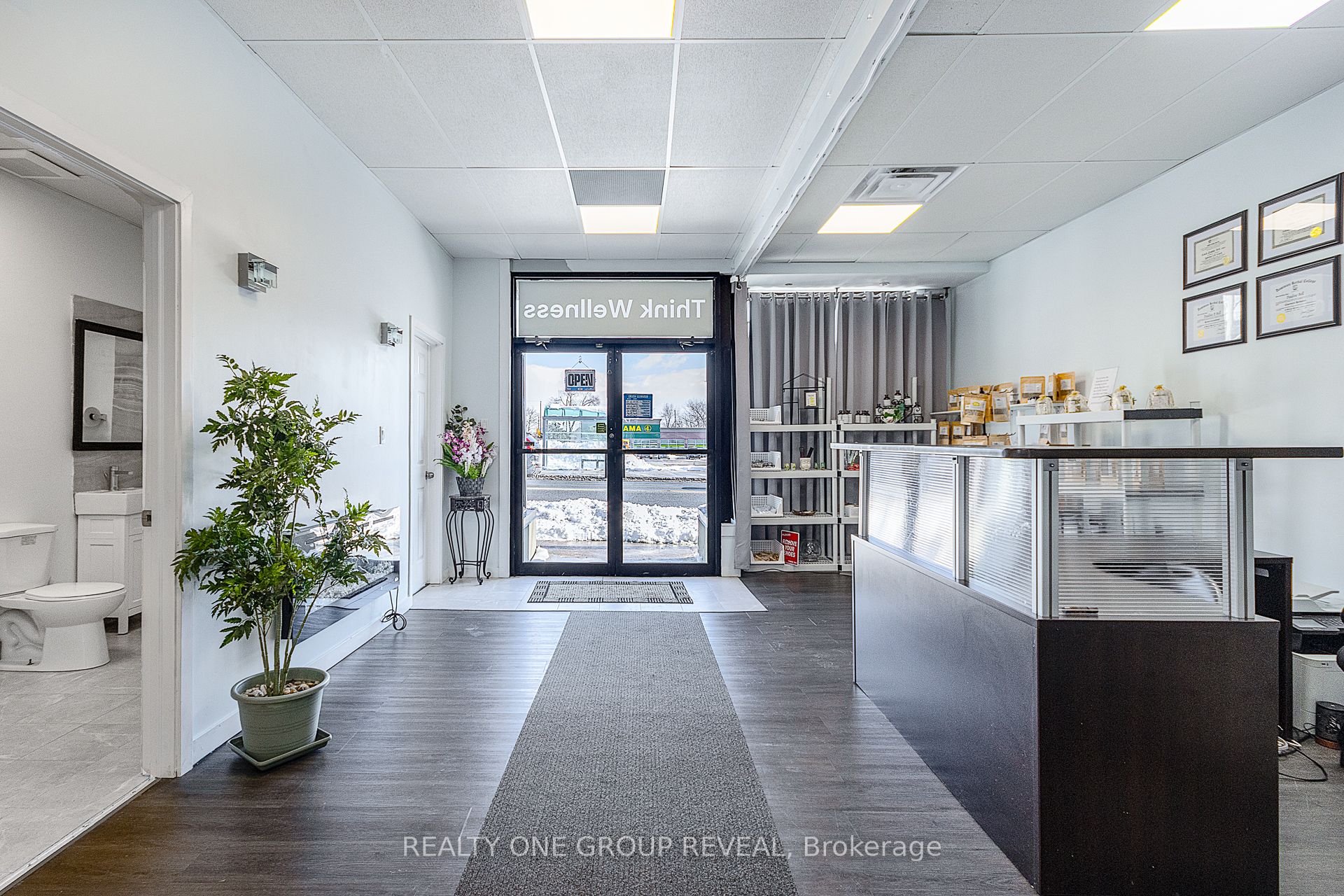 524 Simcoe Street Property Photo 2