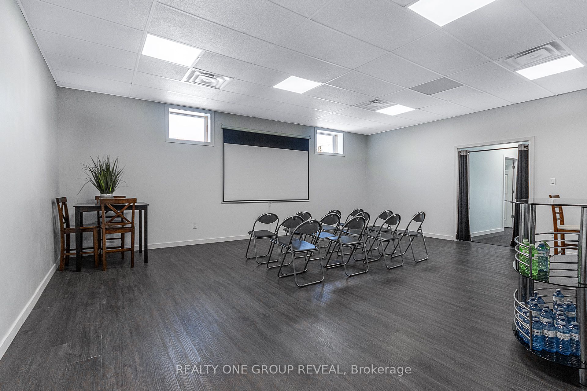 524 Simcoe Street Property Photo 7
