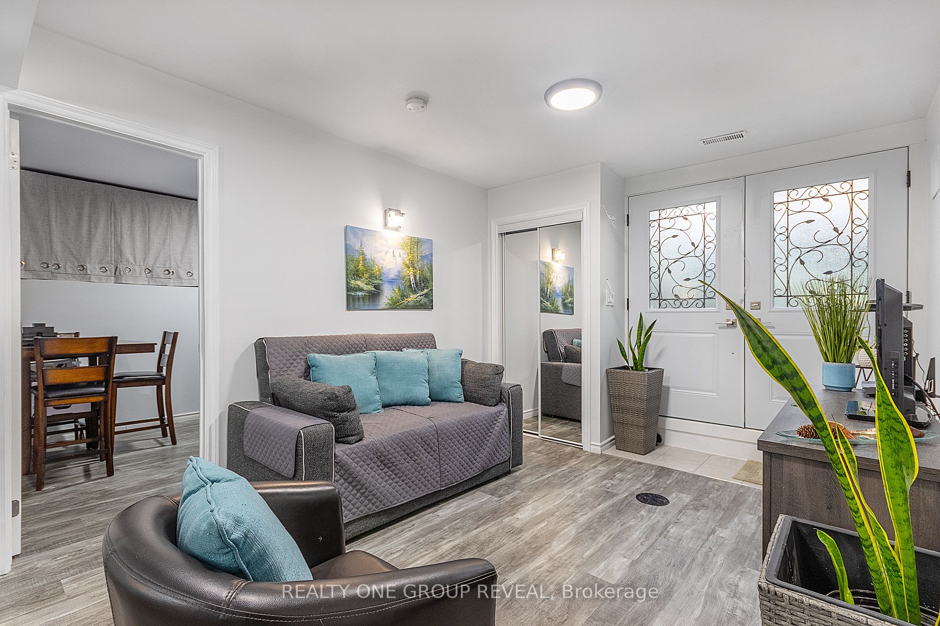 524 Simcoe Street Property Photo 11