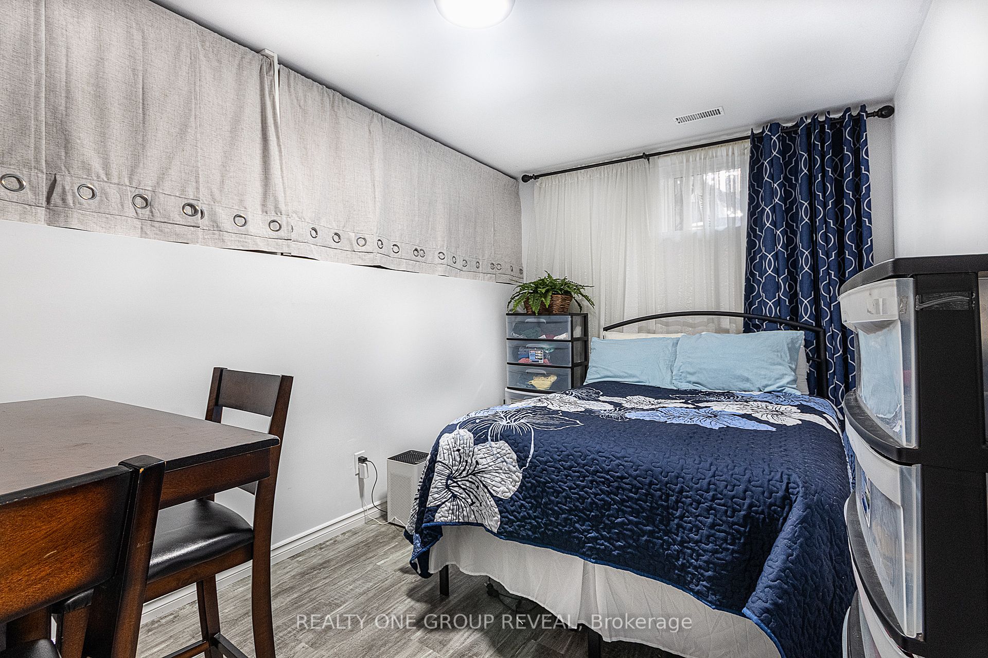 524 Simcoe Street Property Photo 16