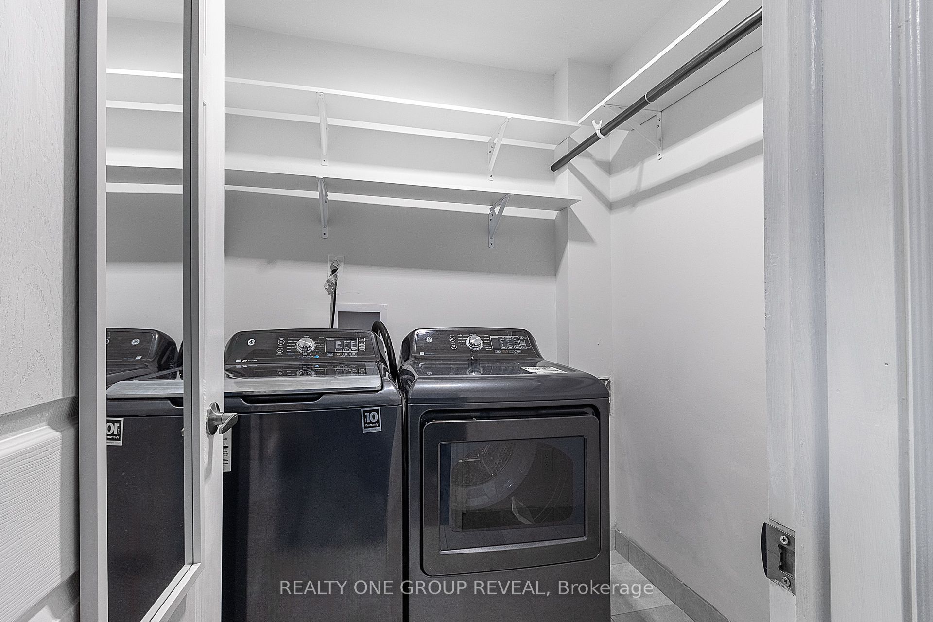 524 Simcoe Street Property Photo 19