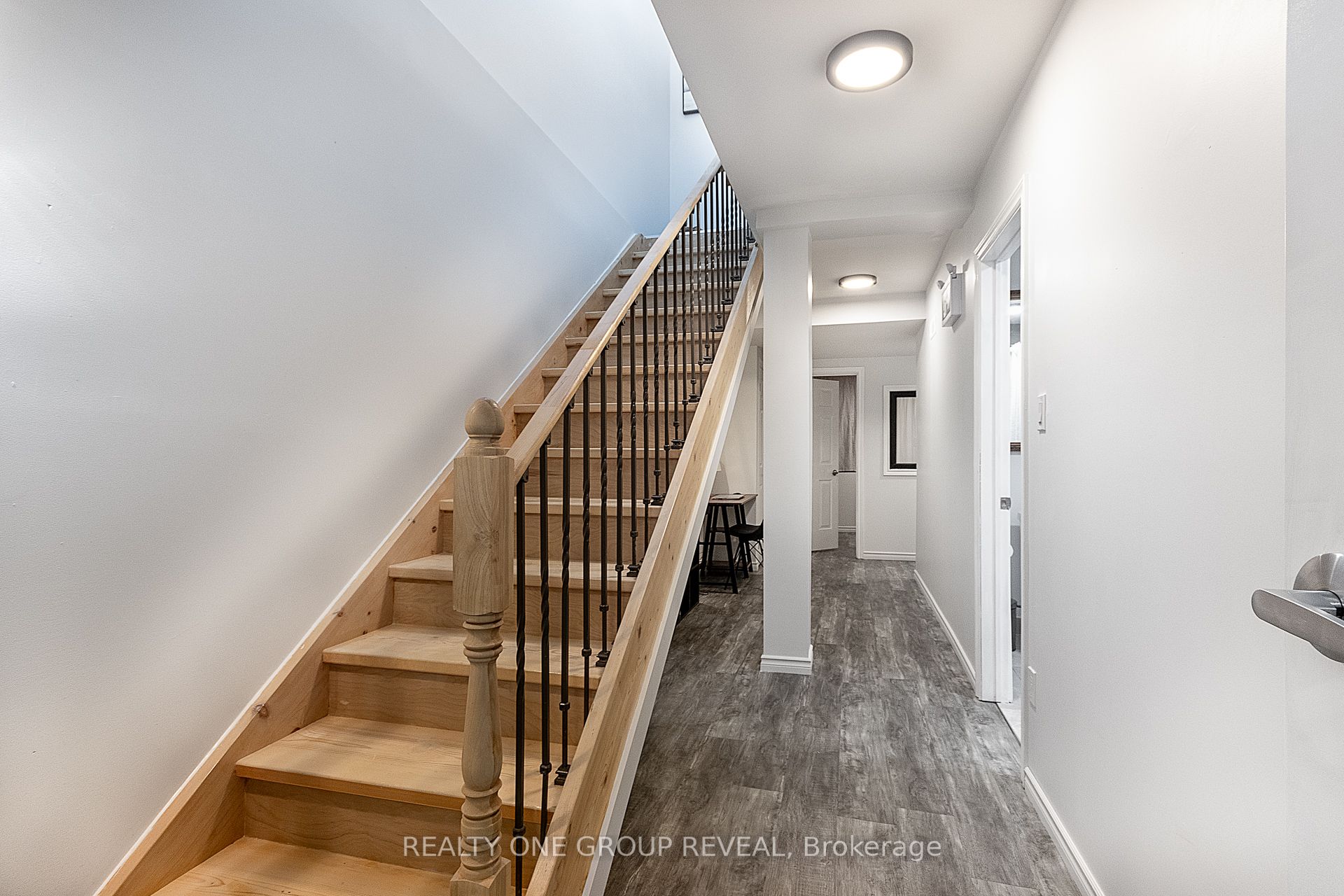 524 Simcoe Street Property Photo 20