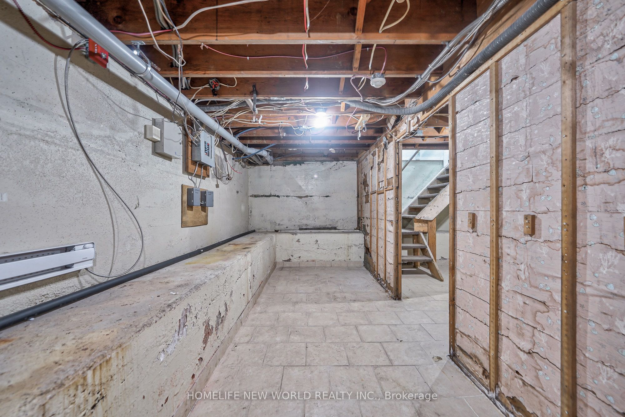 5 King Street Property Photo 24