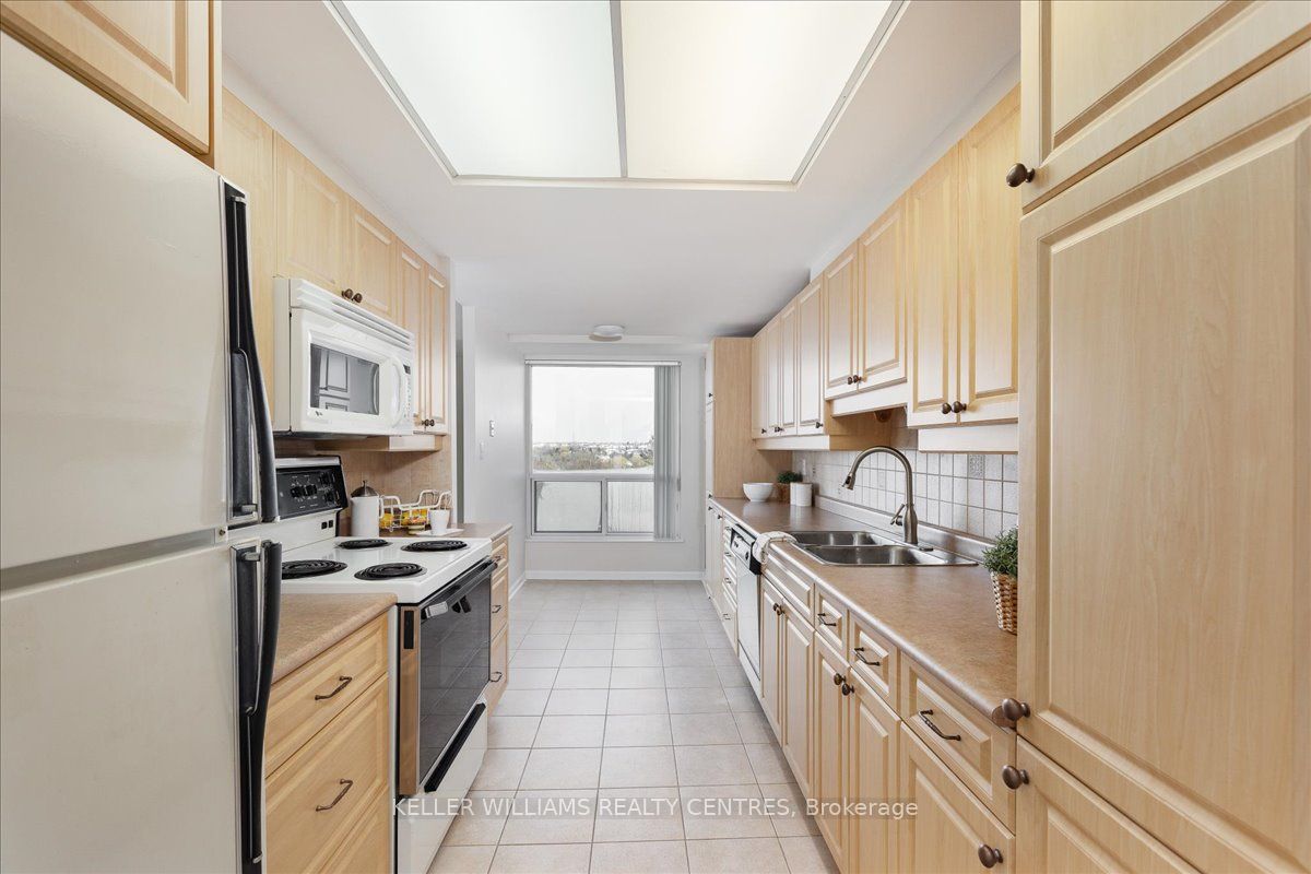 #612 - 712 Rossland Road Property Photo 8