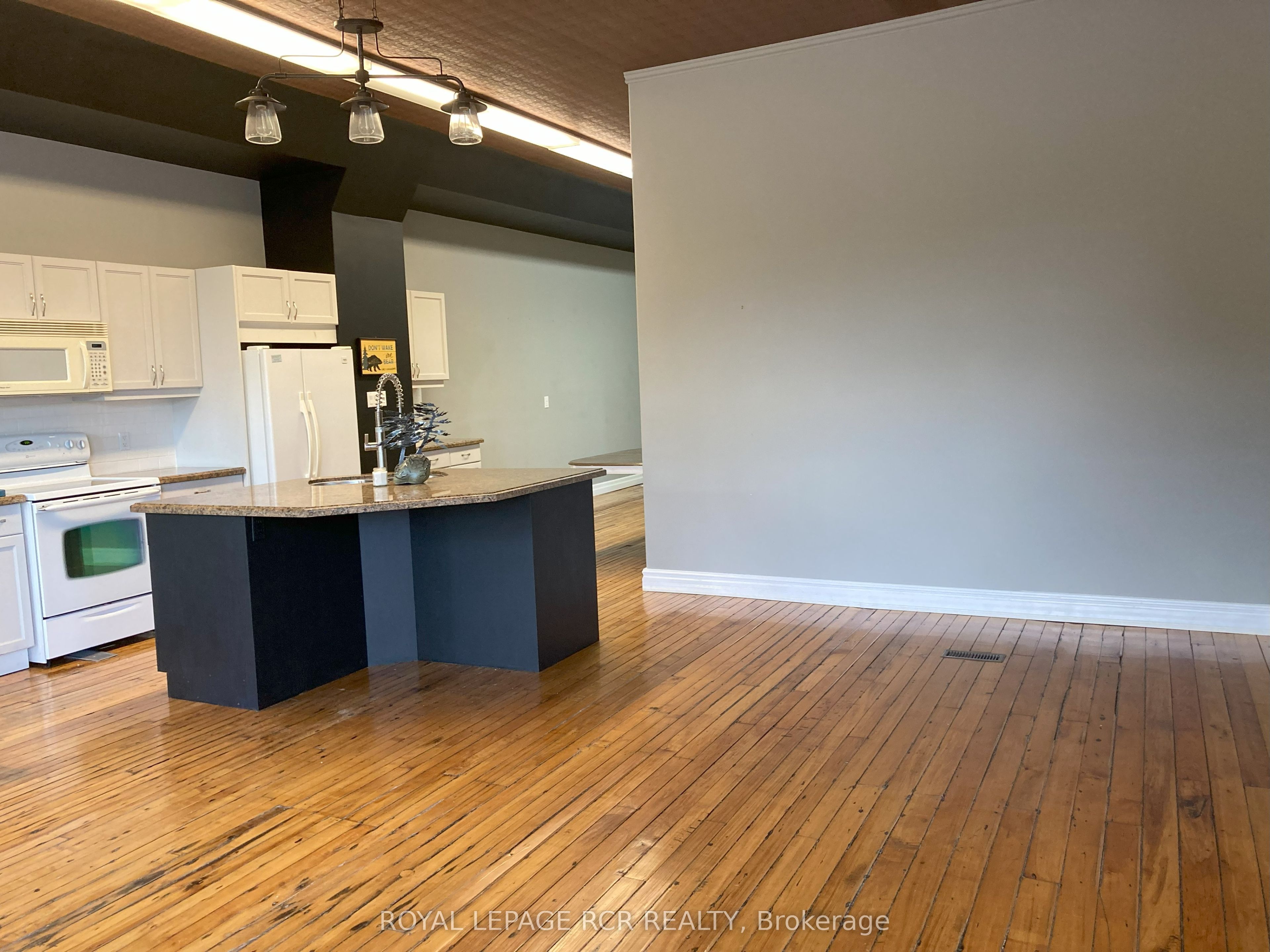 102 River Street Property Photo 4