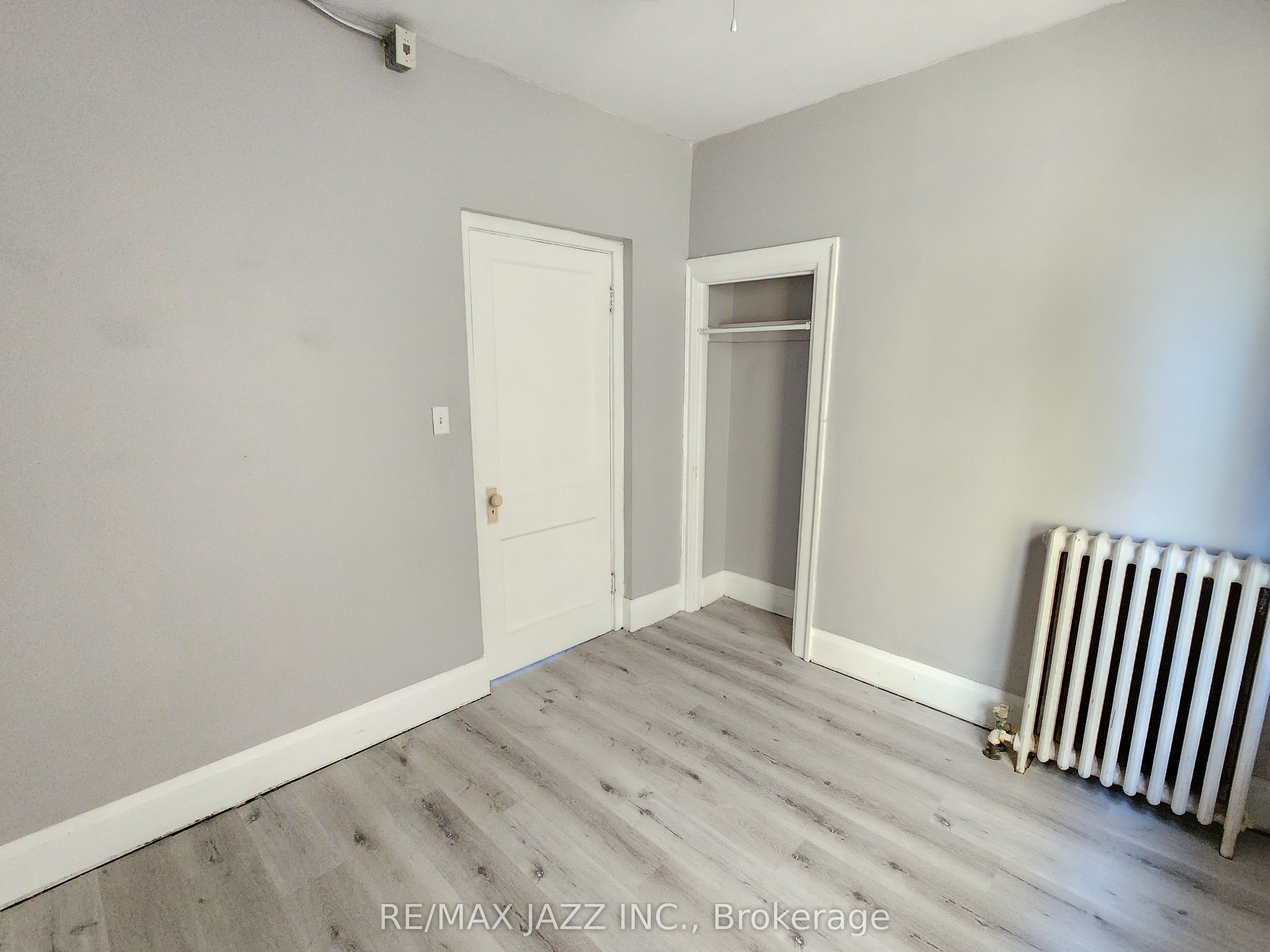 170 Simcoe Street Property Photo 13