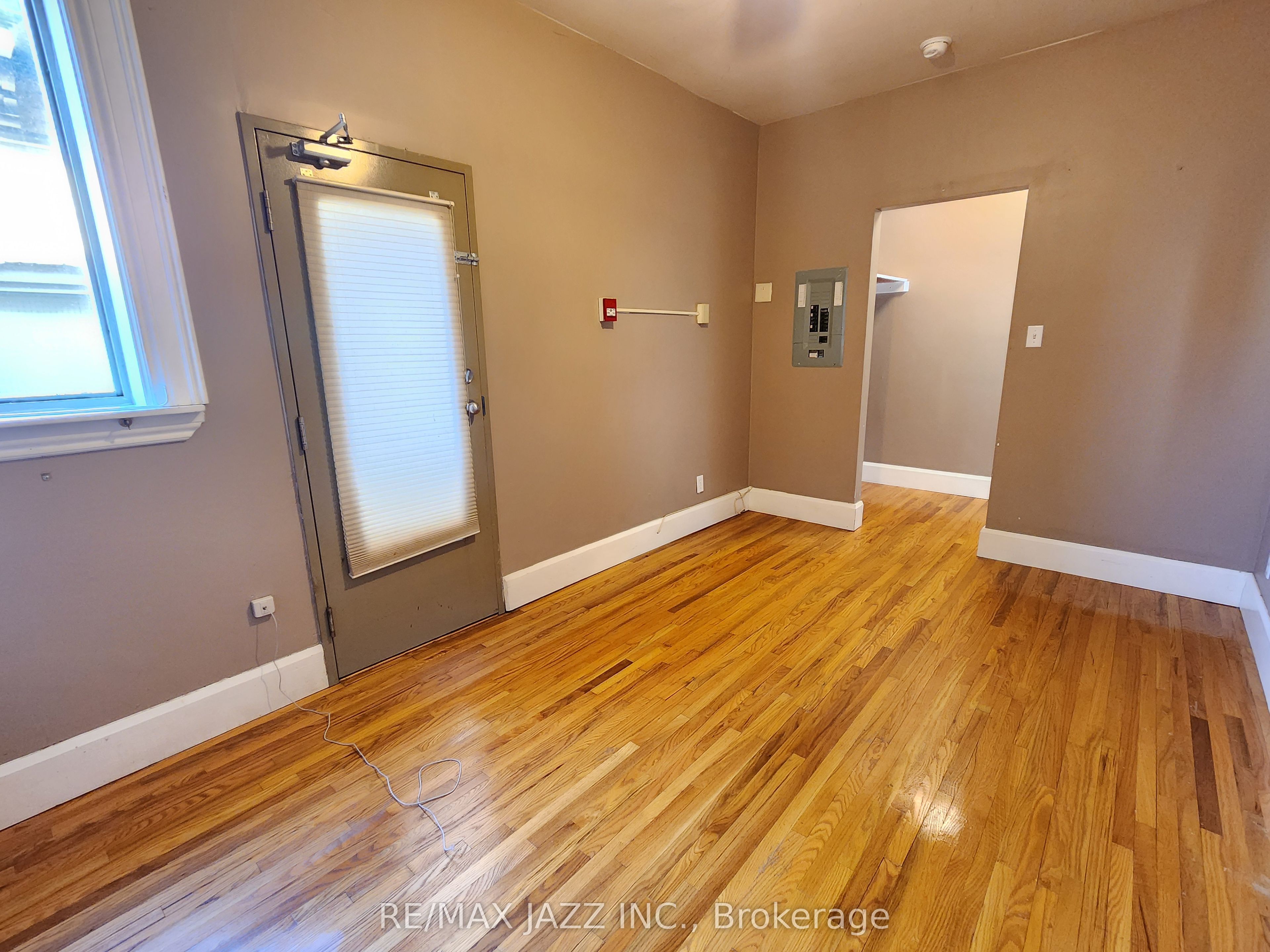 170 Simcoe Street Property Photo 17