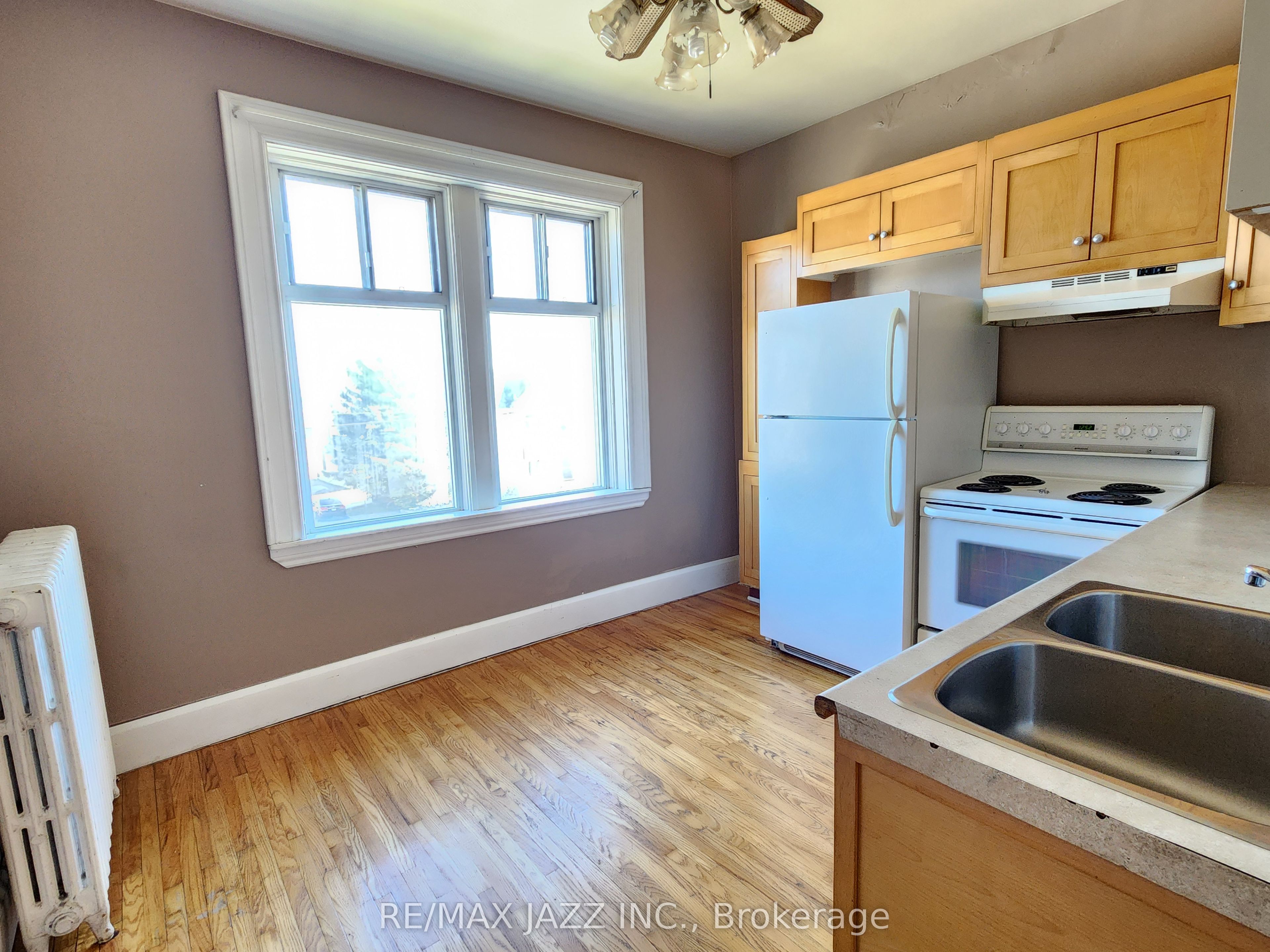 170 Simcoe Street Property Photo 19