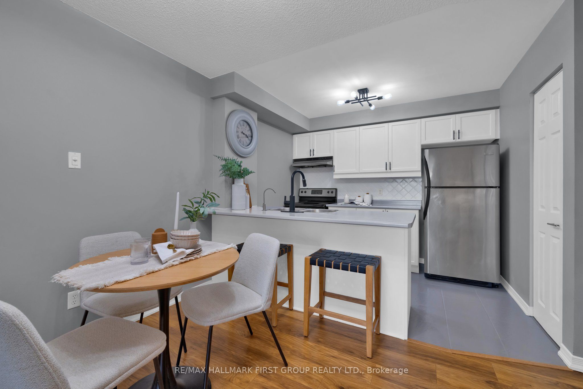 #109 - 120 Aspen Springs Drive Property Photo 3