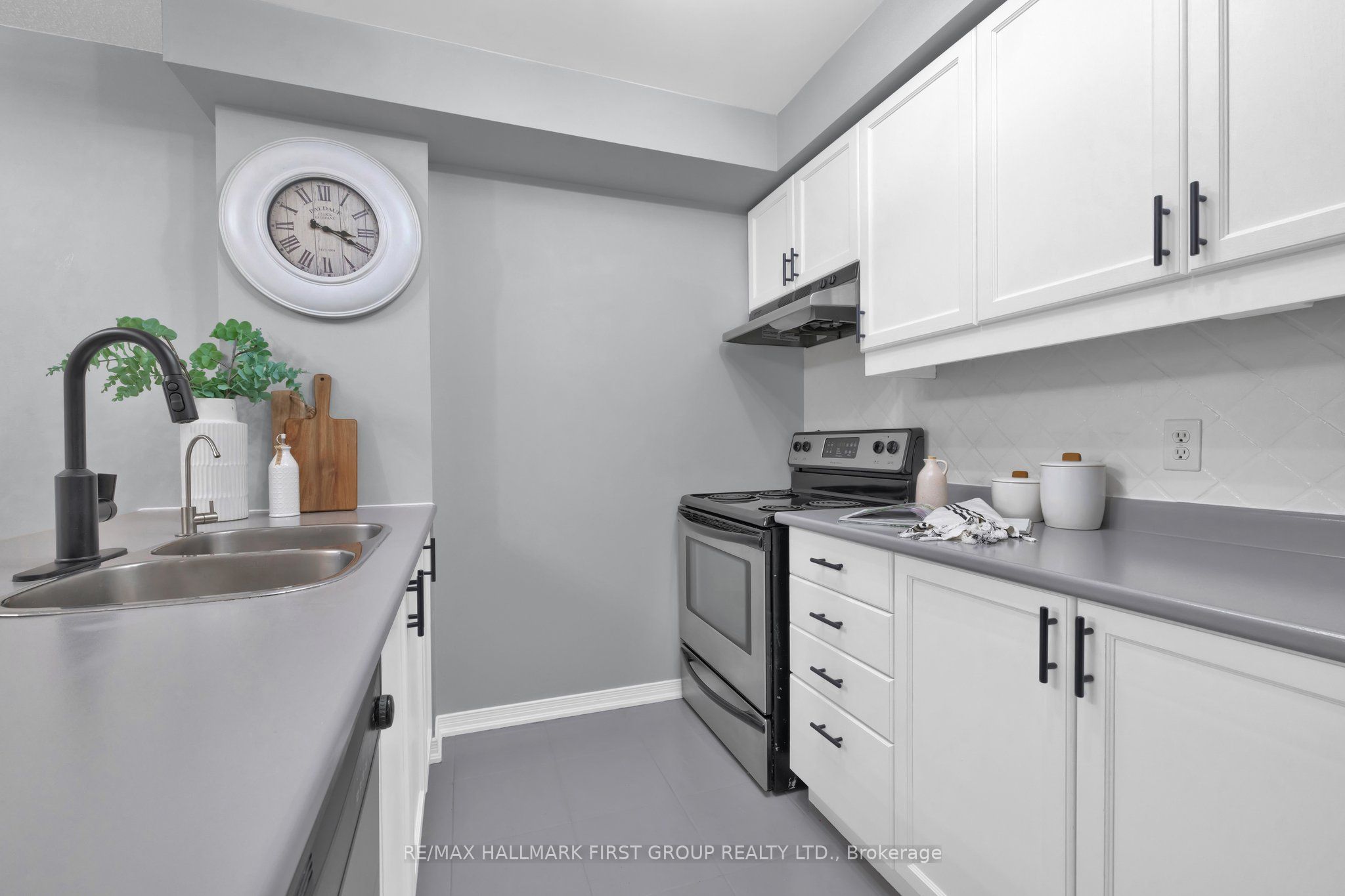 #109 - 120 Aspen Springs Drive Property Photo 5