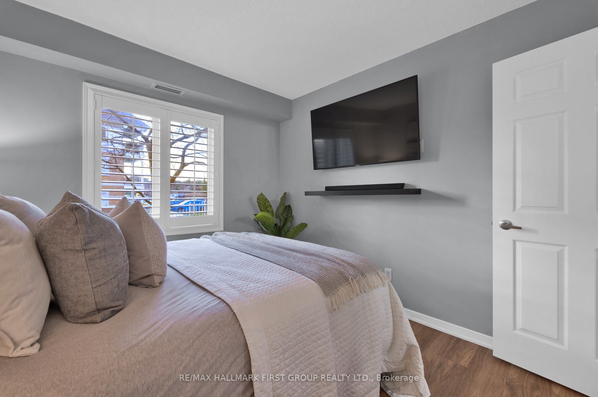 #109 - 120 Aspen Springs Drive Property Photo 12