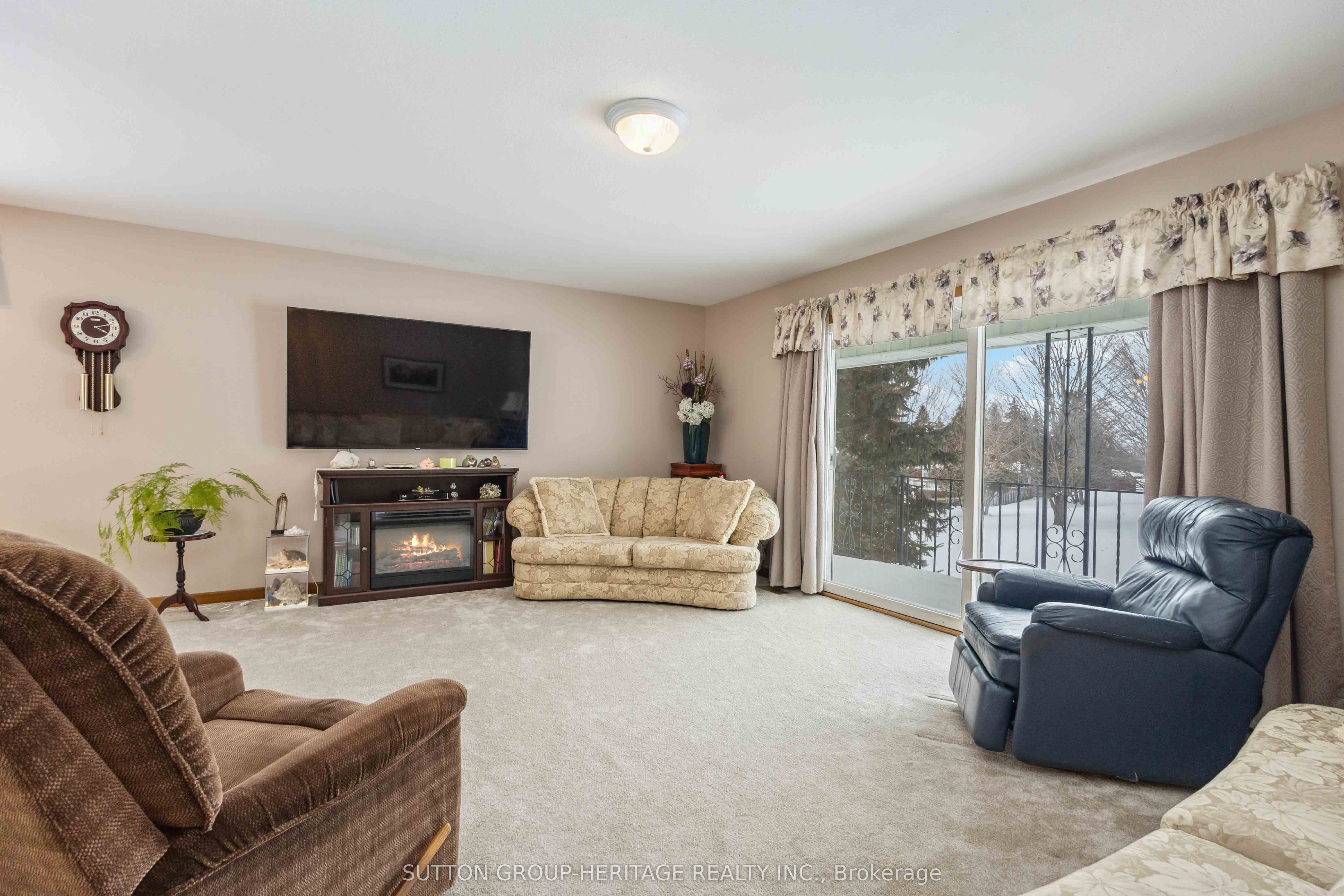5045 Simcoe Street Property Photo 13