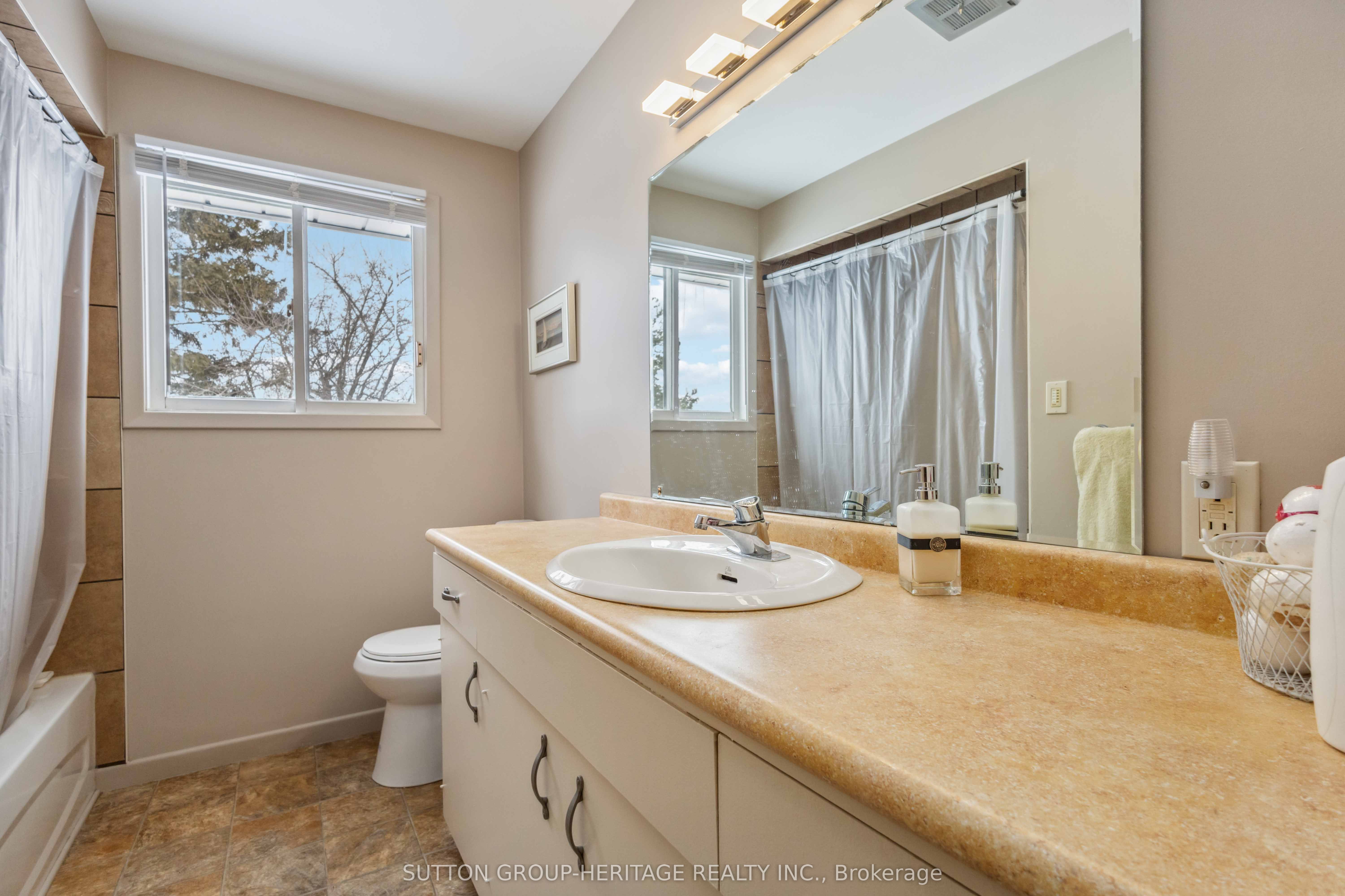 5045 Simcoe Street Property Photo 15
